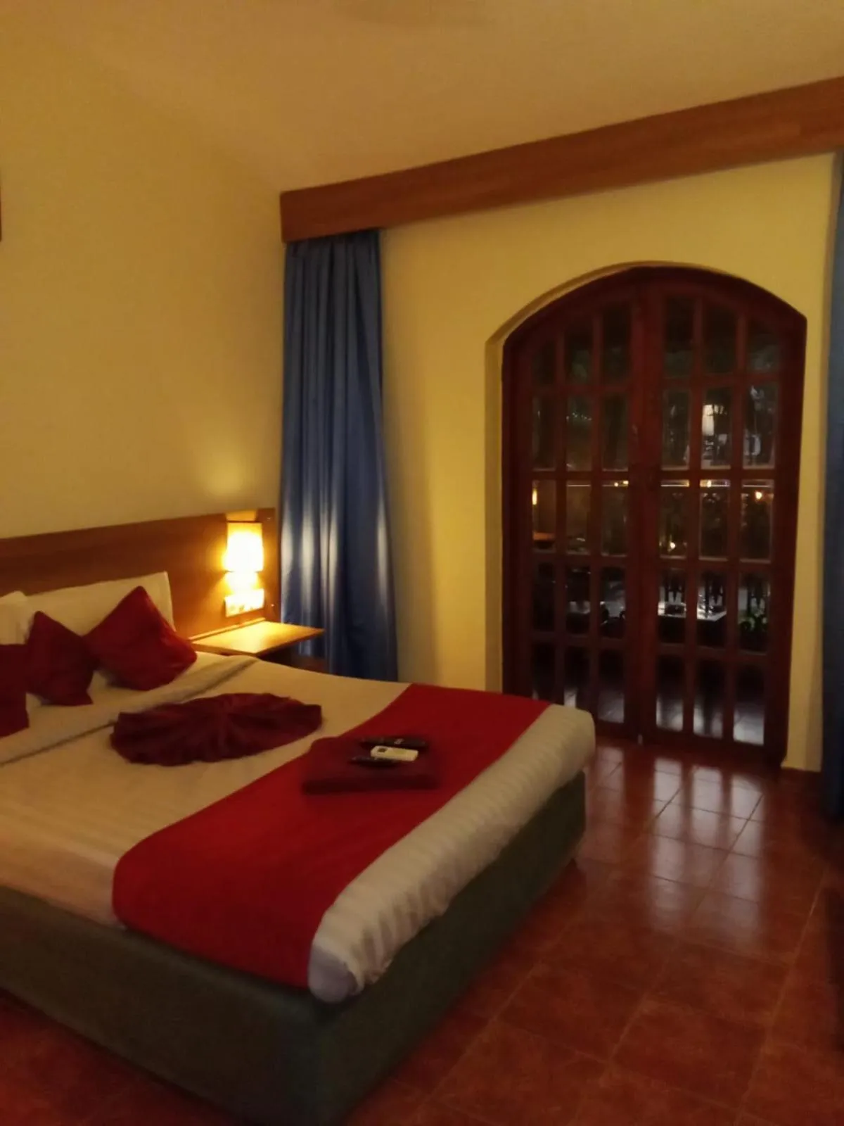 Bedroom, Bed in Sea Breeze Beach Resort Candolim, Goa
