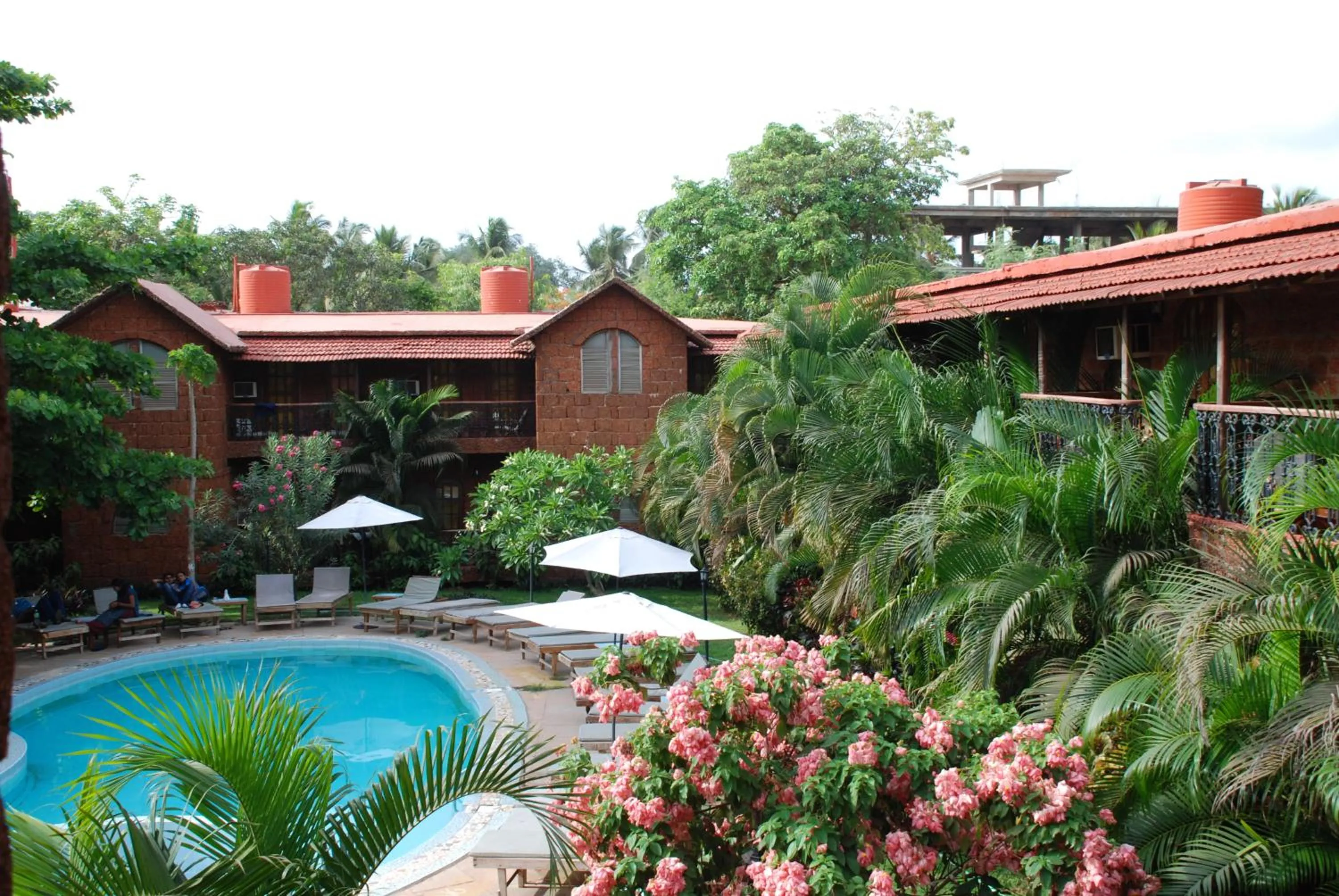 Swimming pool in Sea Breeze Beach Resort Candolim, Goa