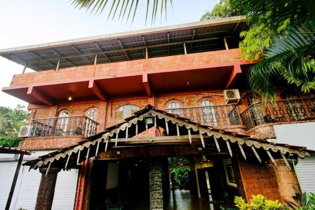 Property building in Sea Breeze Beach Resort Candolim, Goa