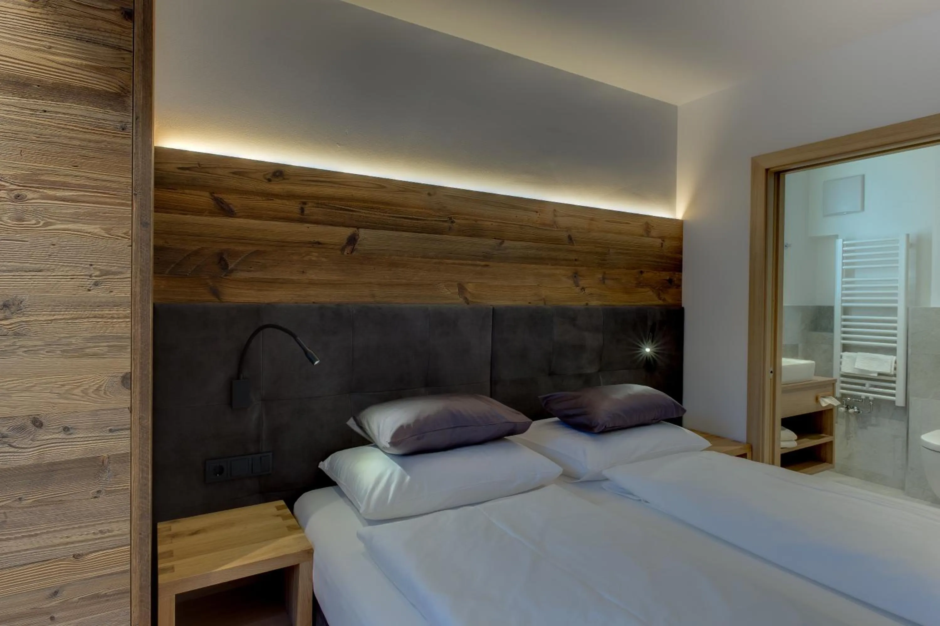 Photo of the whole room, Bed in Residence Magdalena