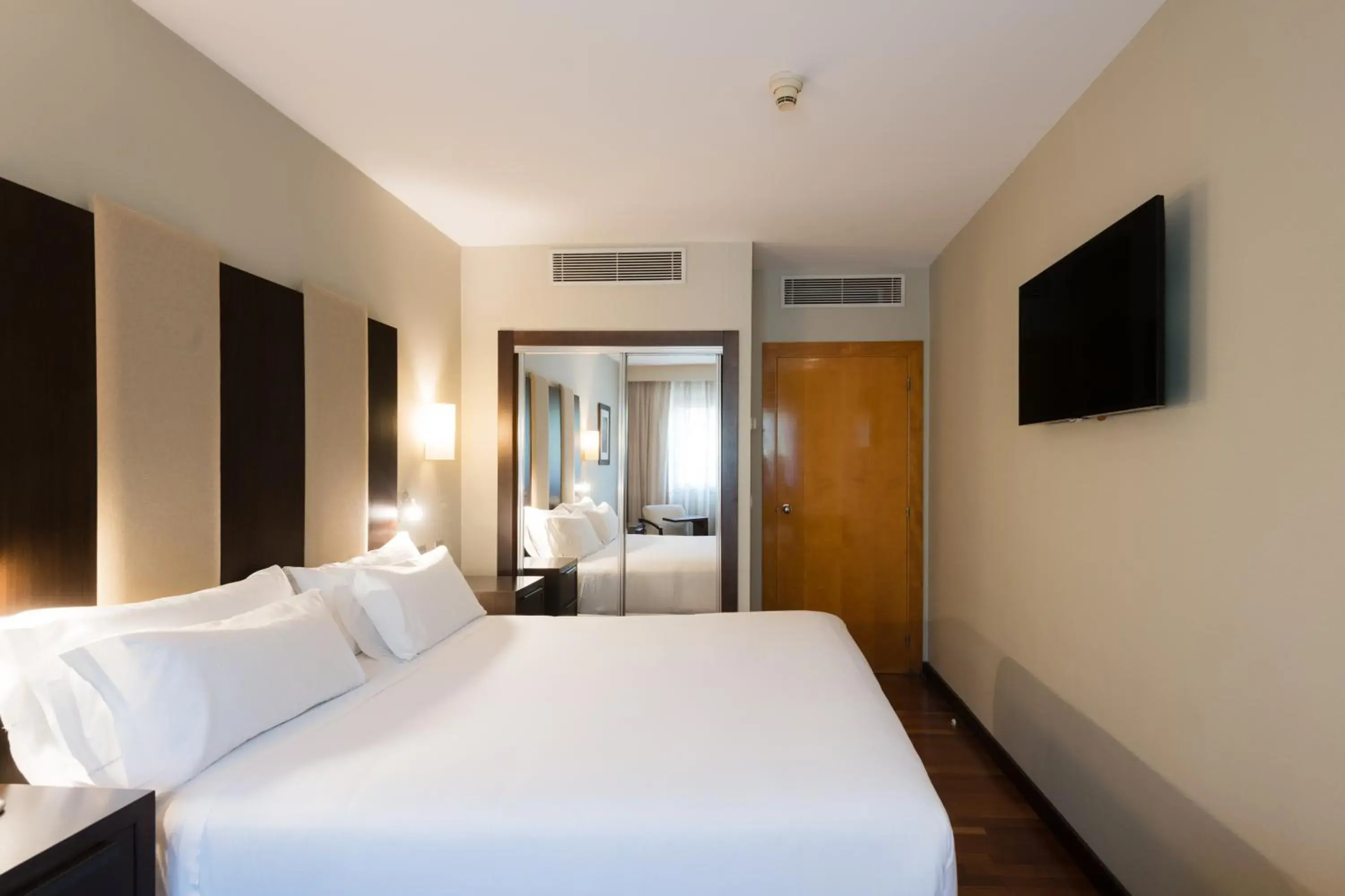 Bed in Hotel Ciudad de Valladolid Bed in Hotel Ciudad de Valladolid