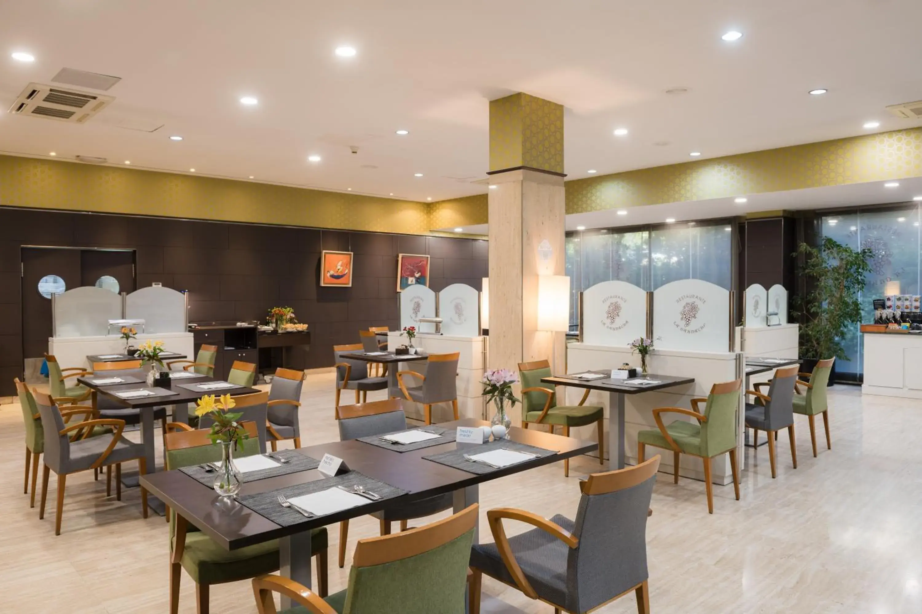 Restaurant/places to eat in Hotel Ciudad de Valladolid Restaurant/places to eat in Hotel Ciudad de Valladolid