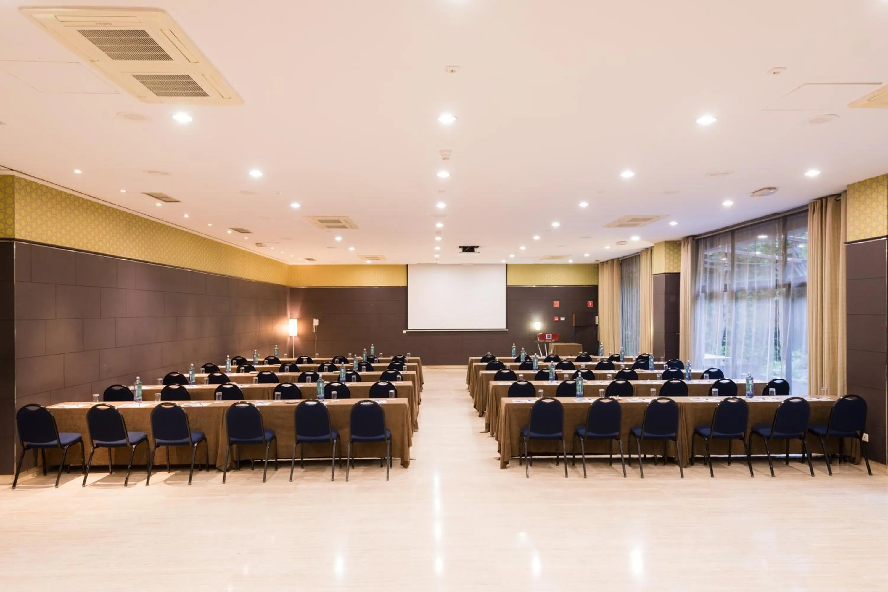 Meeting/conference room in Hotel Ciudad de Valladolid