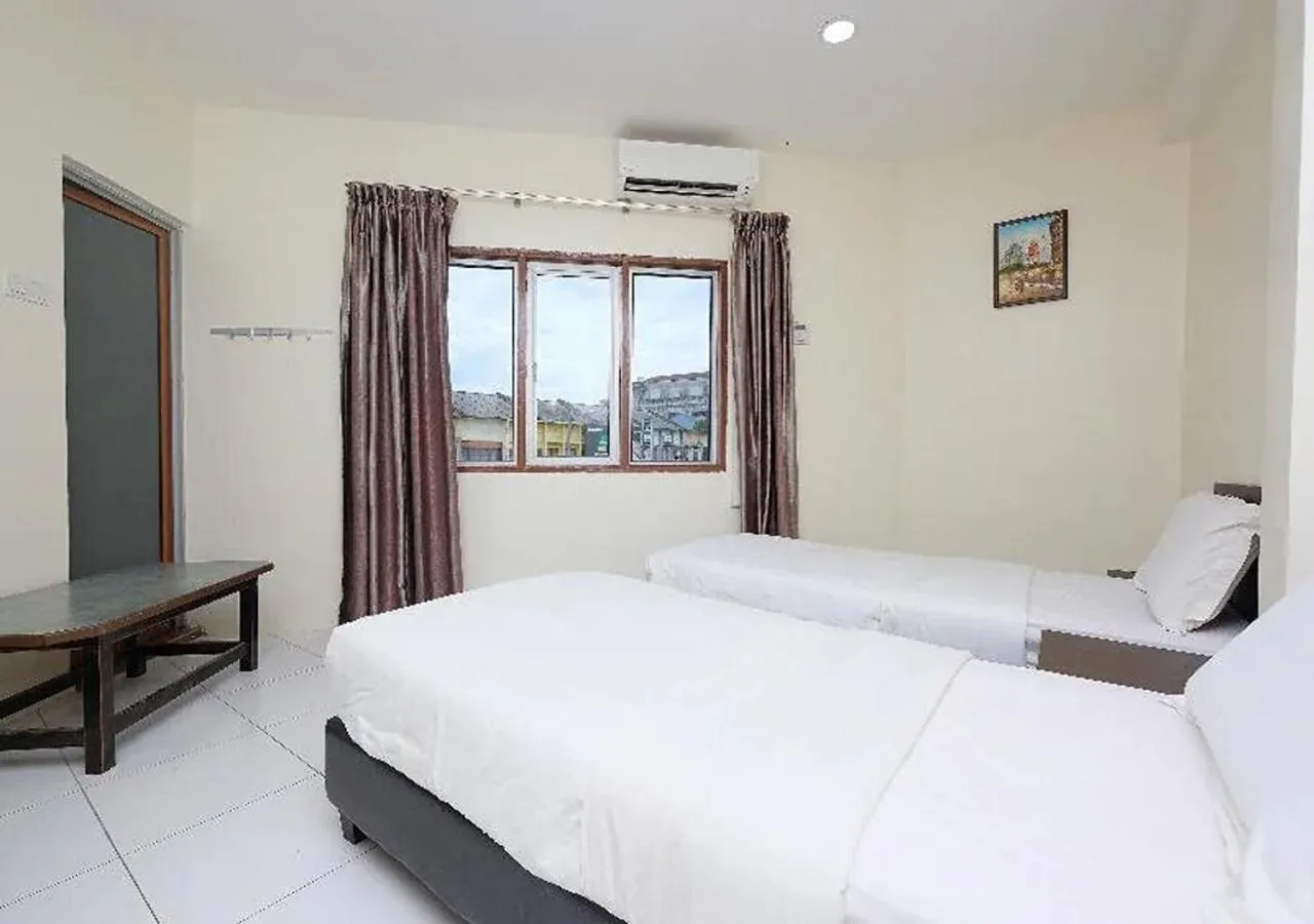 Standard Twin Room in Hotel 75 Temerloh