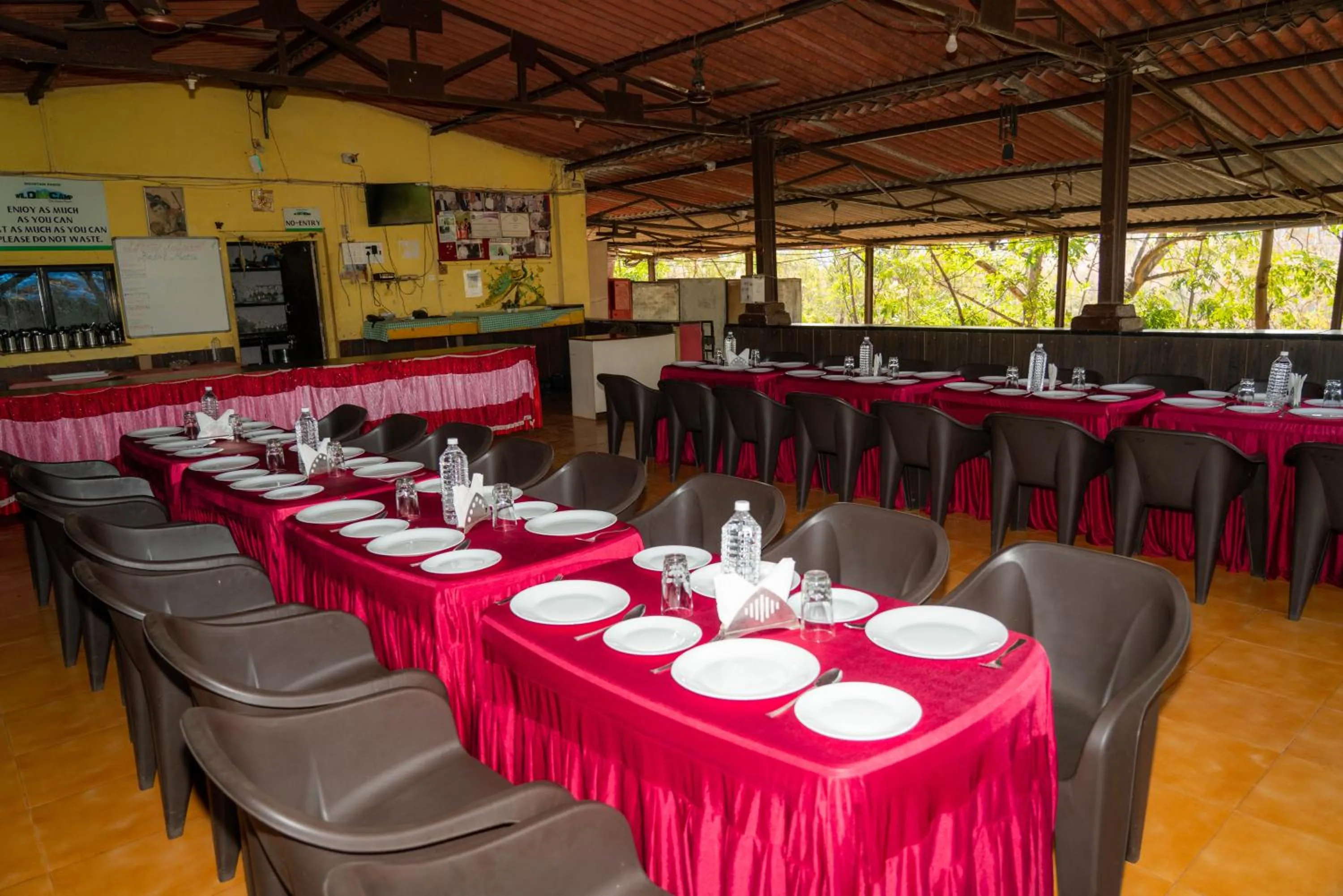 Restaurant/places to eat in Wild Camp- The Nature Resort