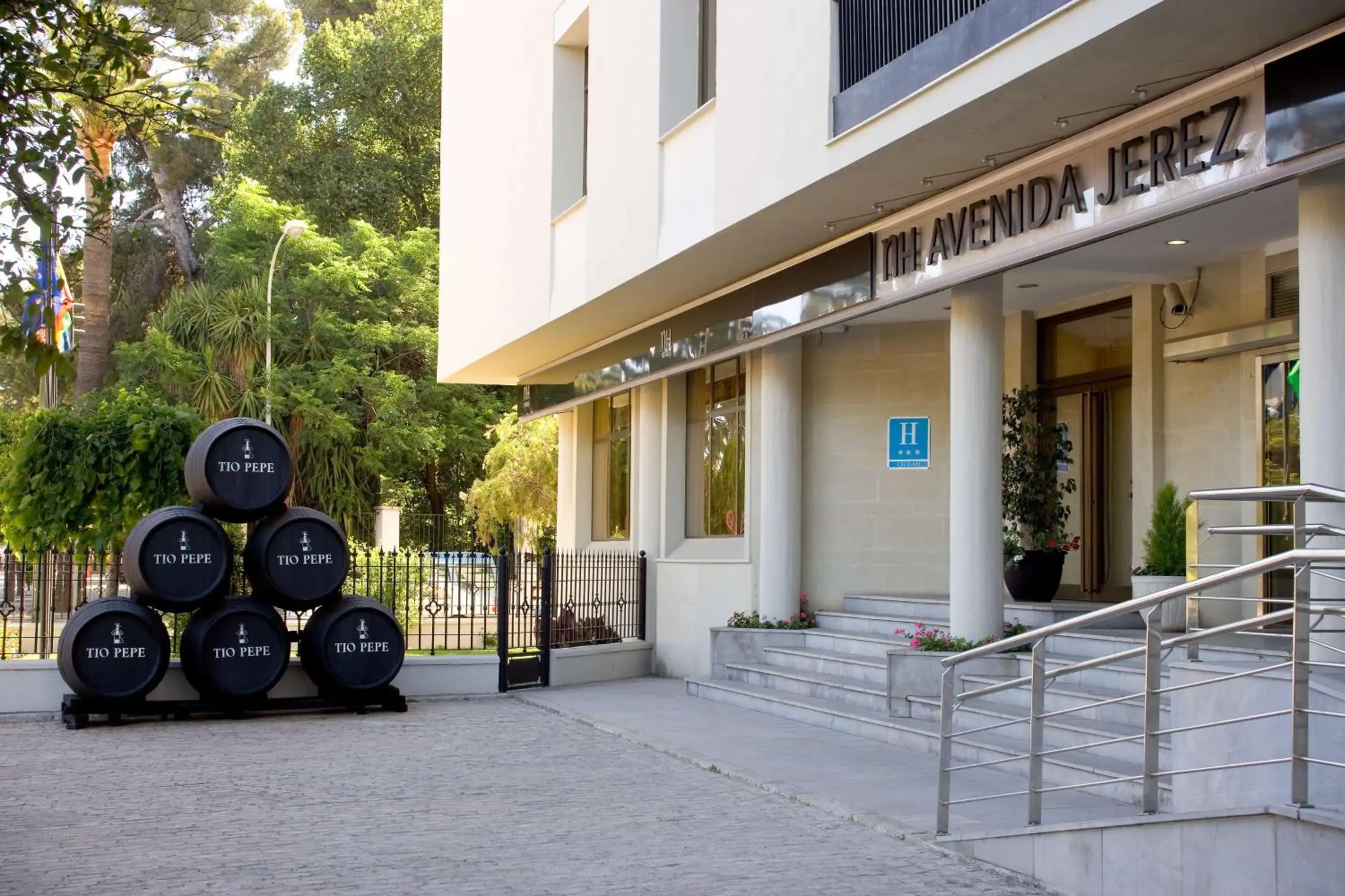 Property building in NH Avenida Jerez Property building in NH Avenida Jerez