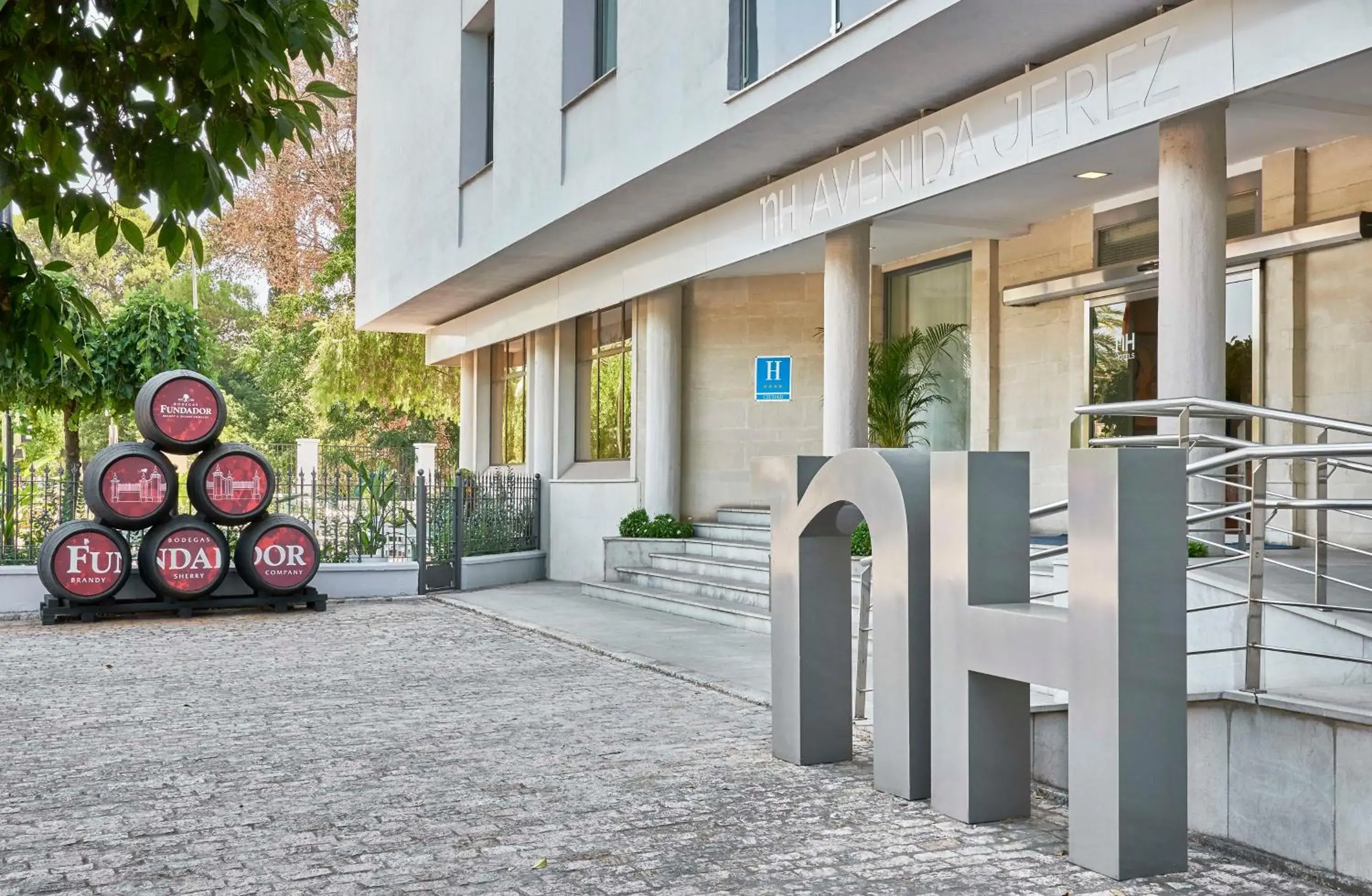 Property building in NH Avenida Jerez Property building in NH Avenida Jerez
