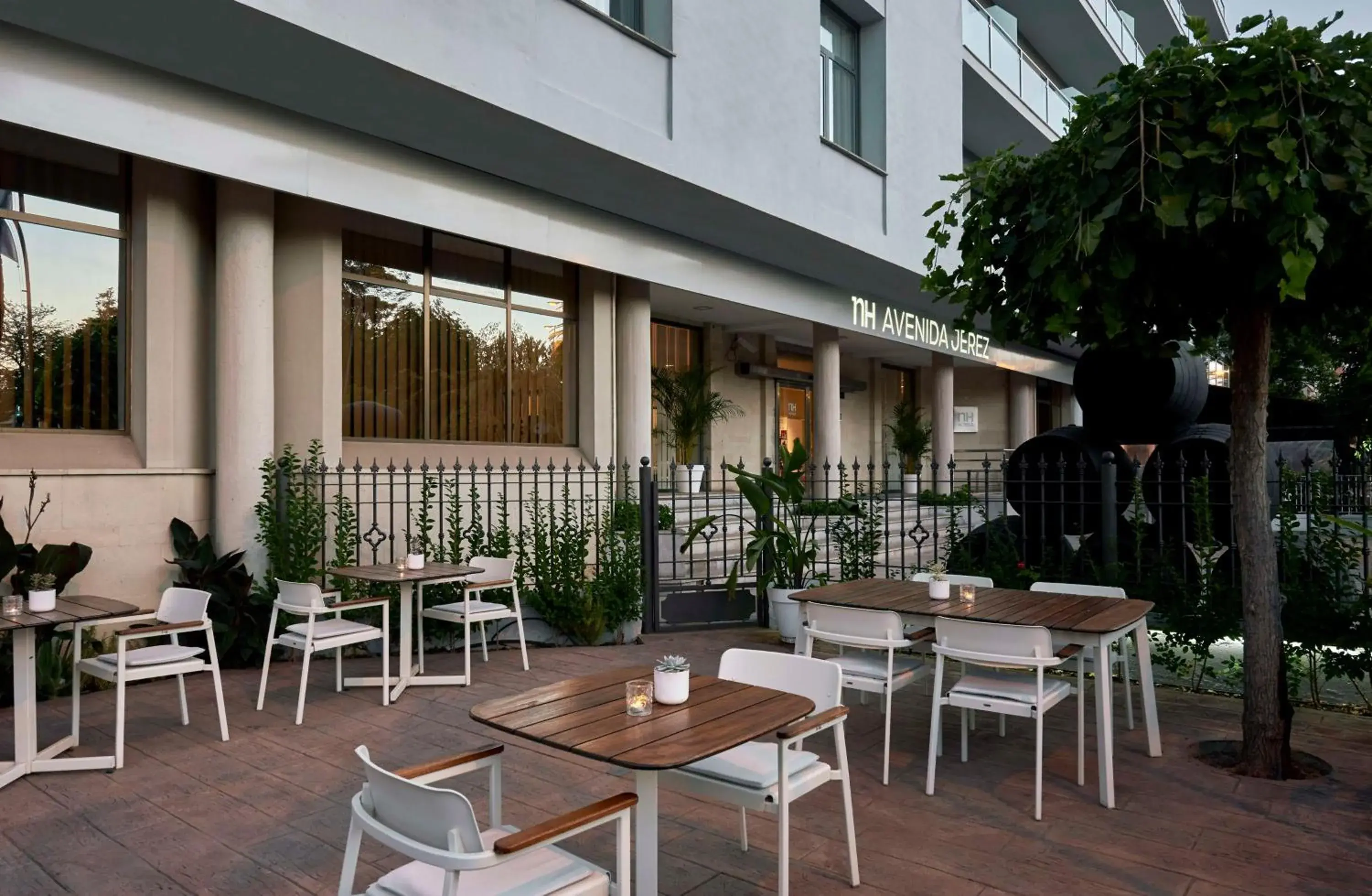 Property building in NH Avenida Jerez Property building in NH Avenida Jerez