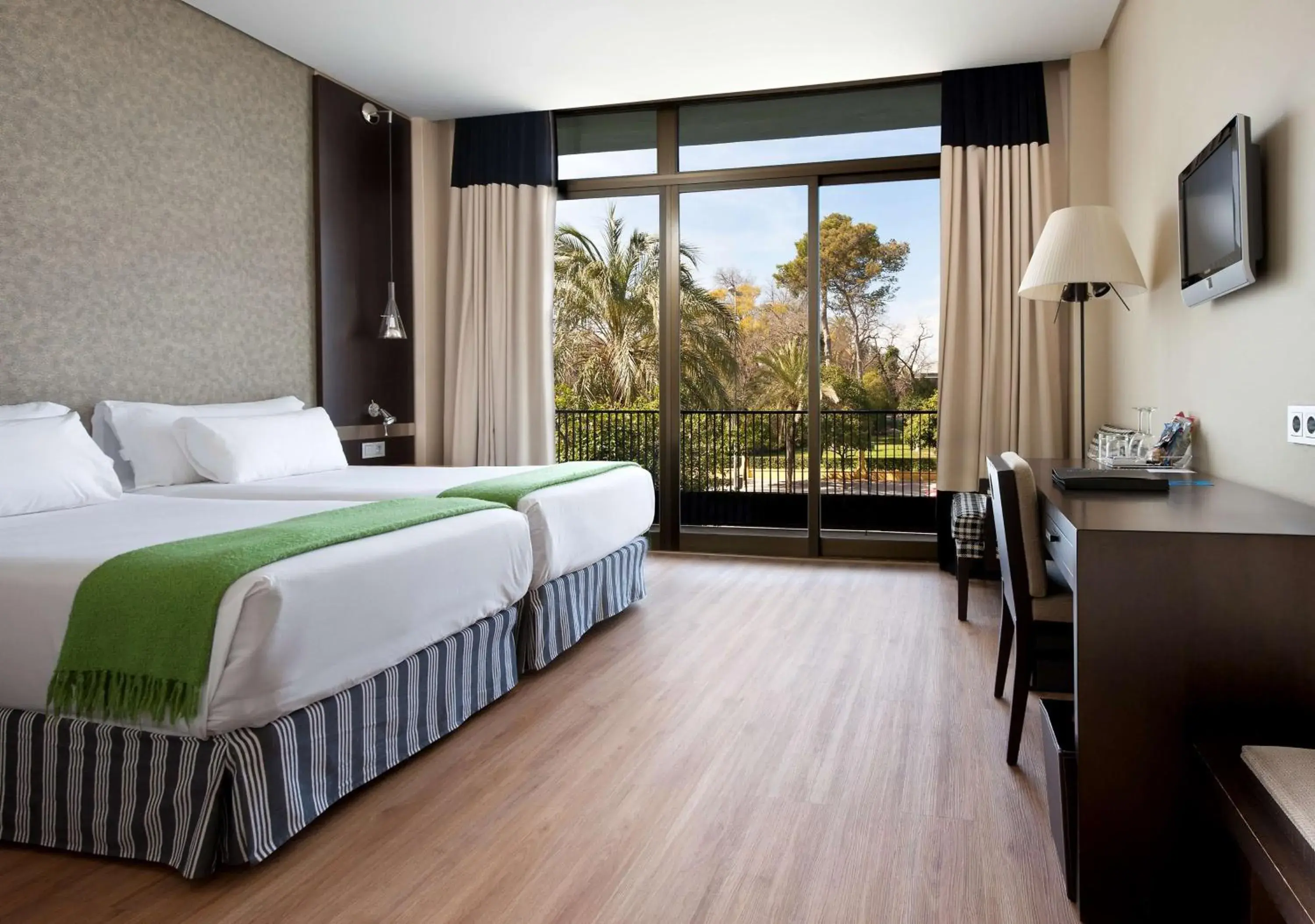 Photo of the whole room, Bed in NH Avenida Jerez Photo of the whole room, Bed in NH Avenida Jerez