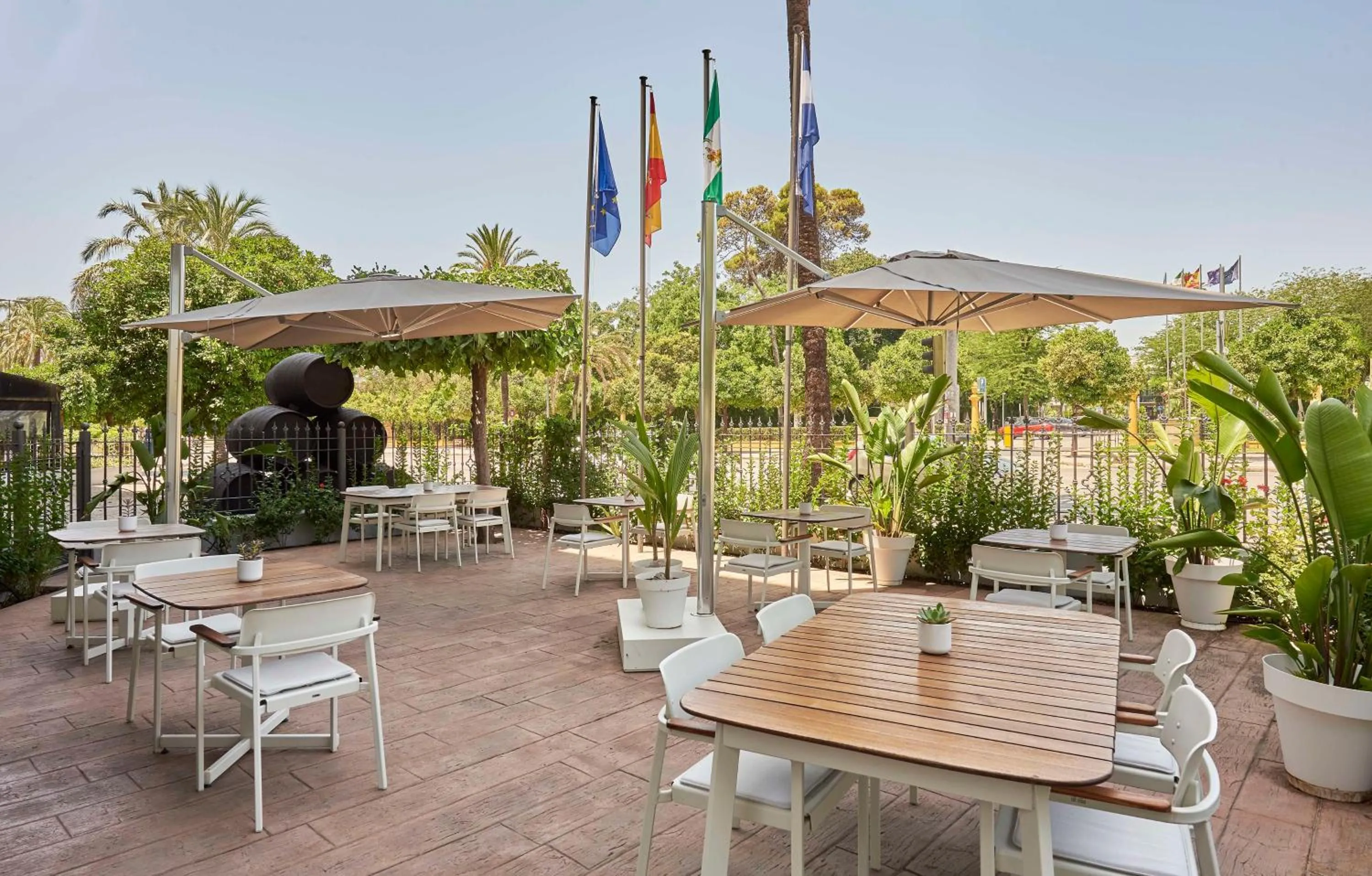 Property building in NH Avenida Jerez