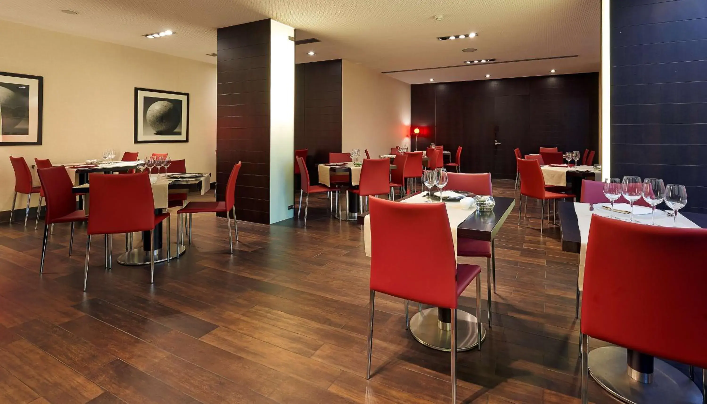 Restaurant/places to eat in NH Sants Barcelona Restaurant/places to eat in NH Sants Barcelona