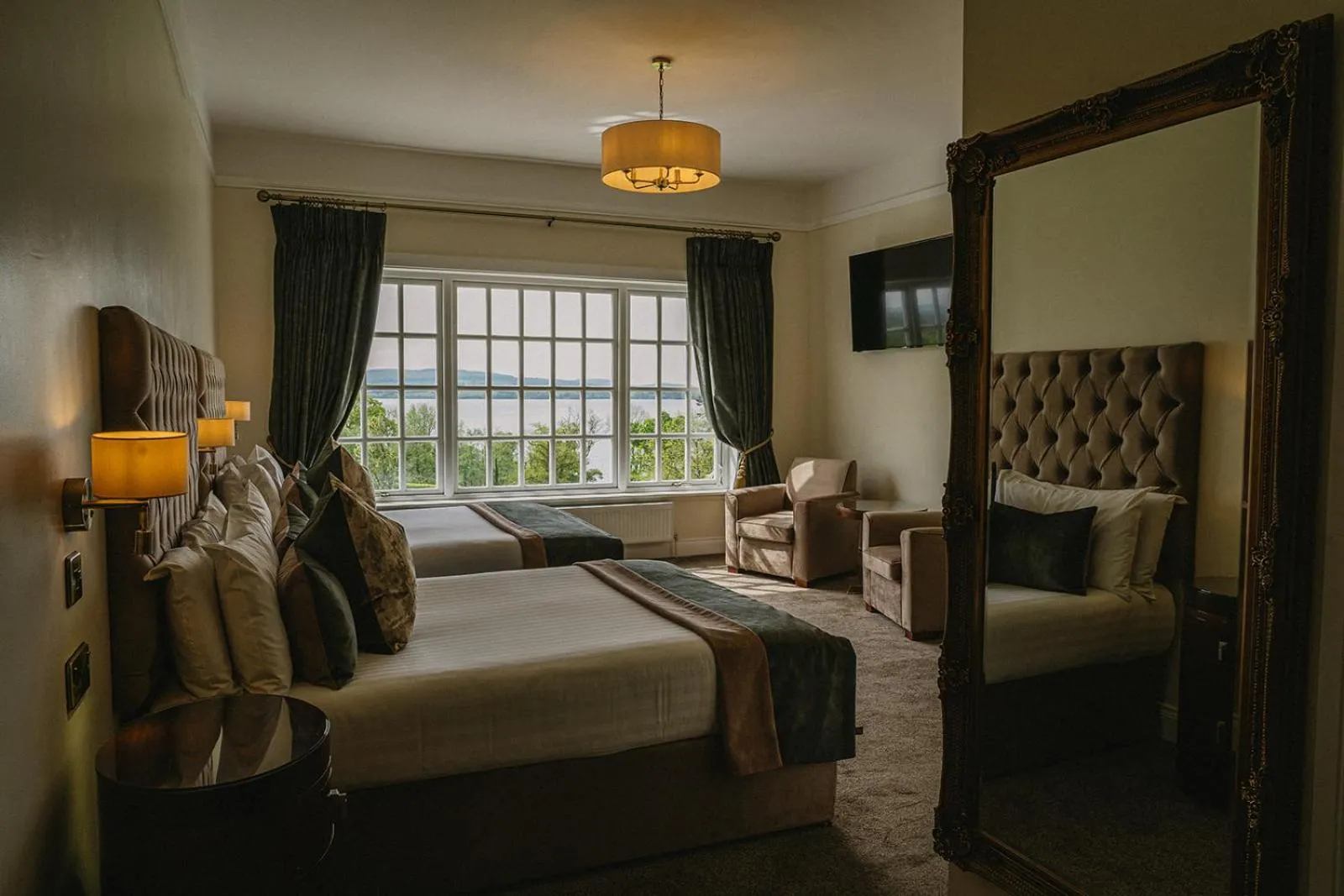Bed in Crover House Hotel & Golf Club