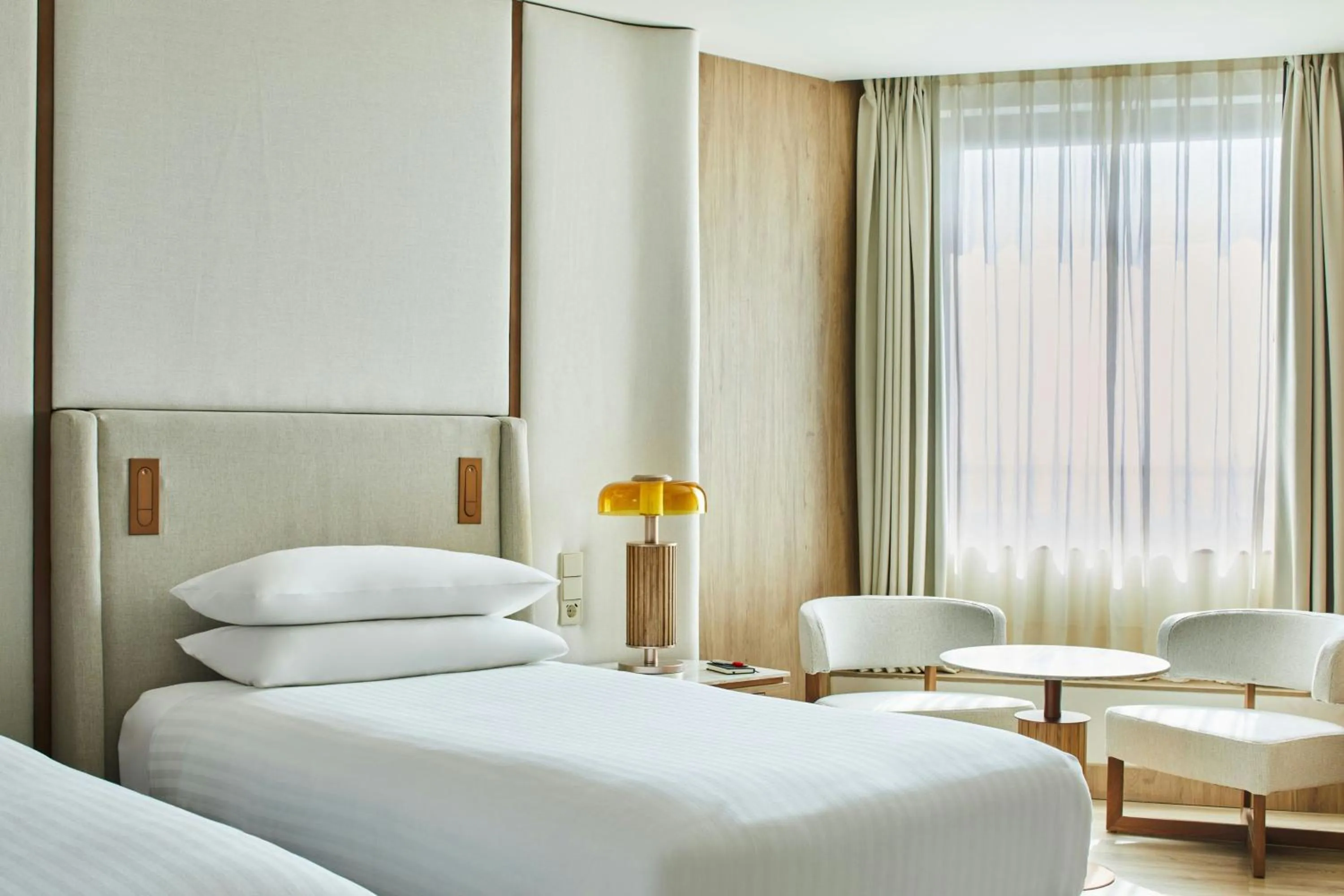 Photo of the whole room, Bed in Madrid Marriott Hotel Princesa Plaza