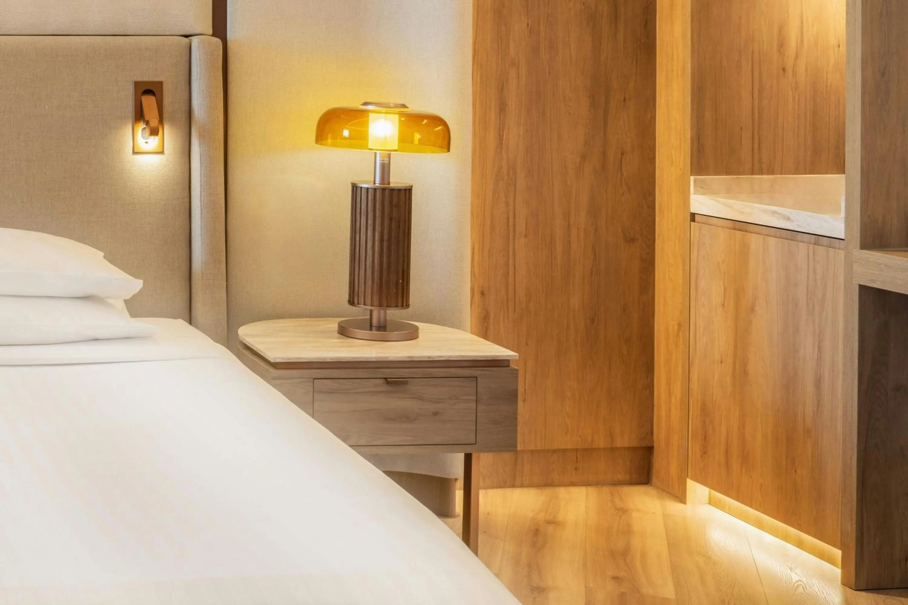 Photo of the whole room, Bed in Madrid Marriott Hotel Princesa Plaza