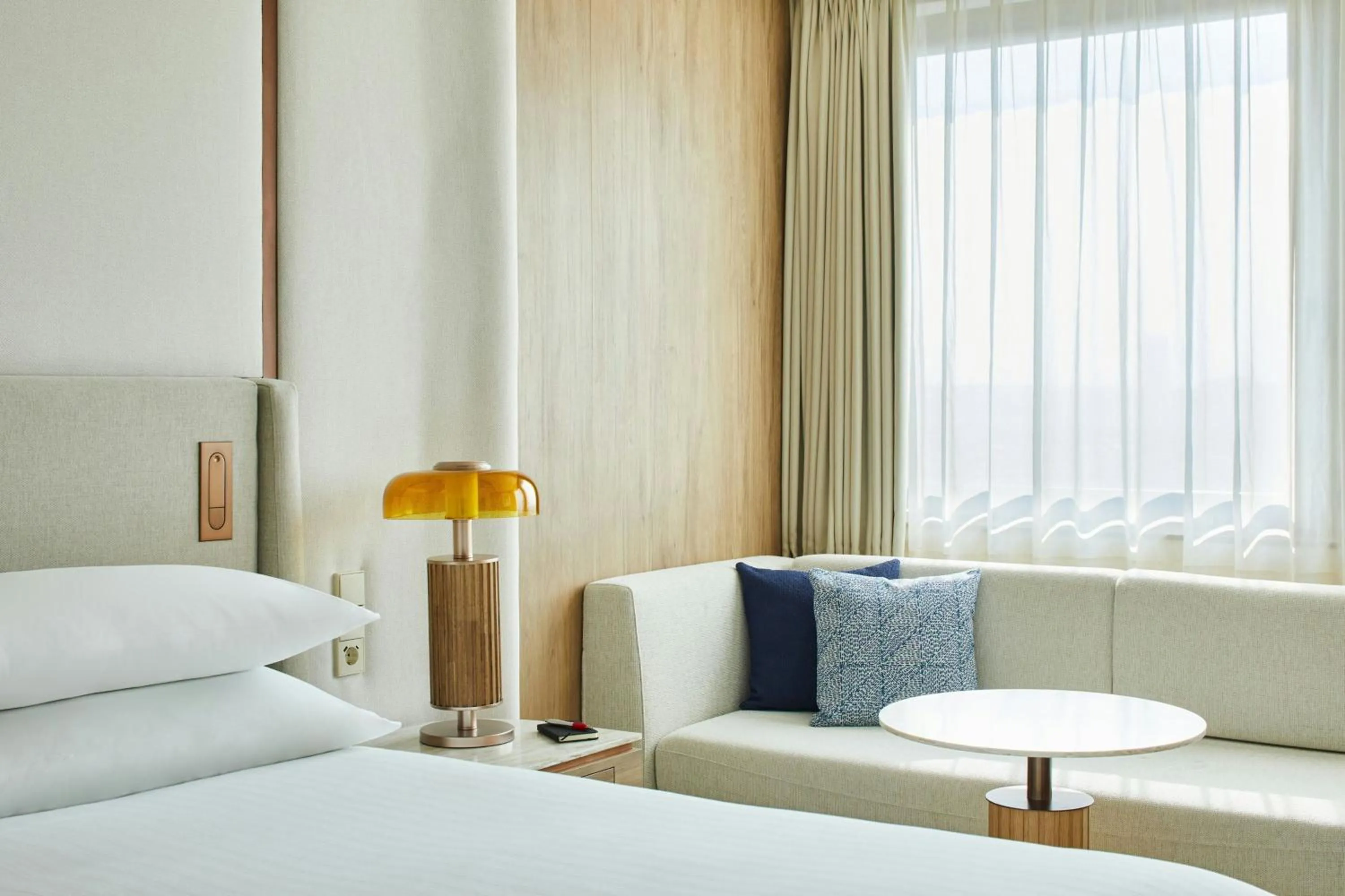 Photo of the whole room, Bed in Madrid Marriott Hotel Princesa Plaza