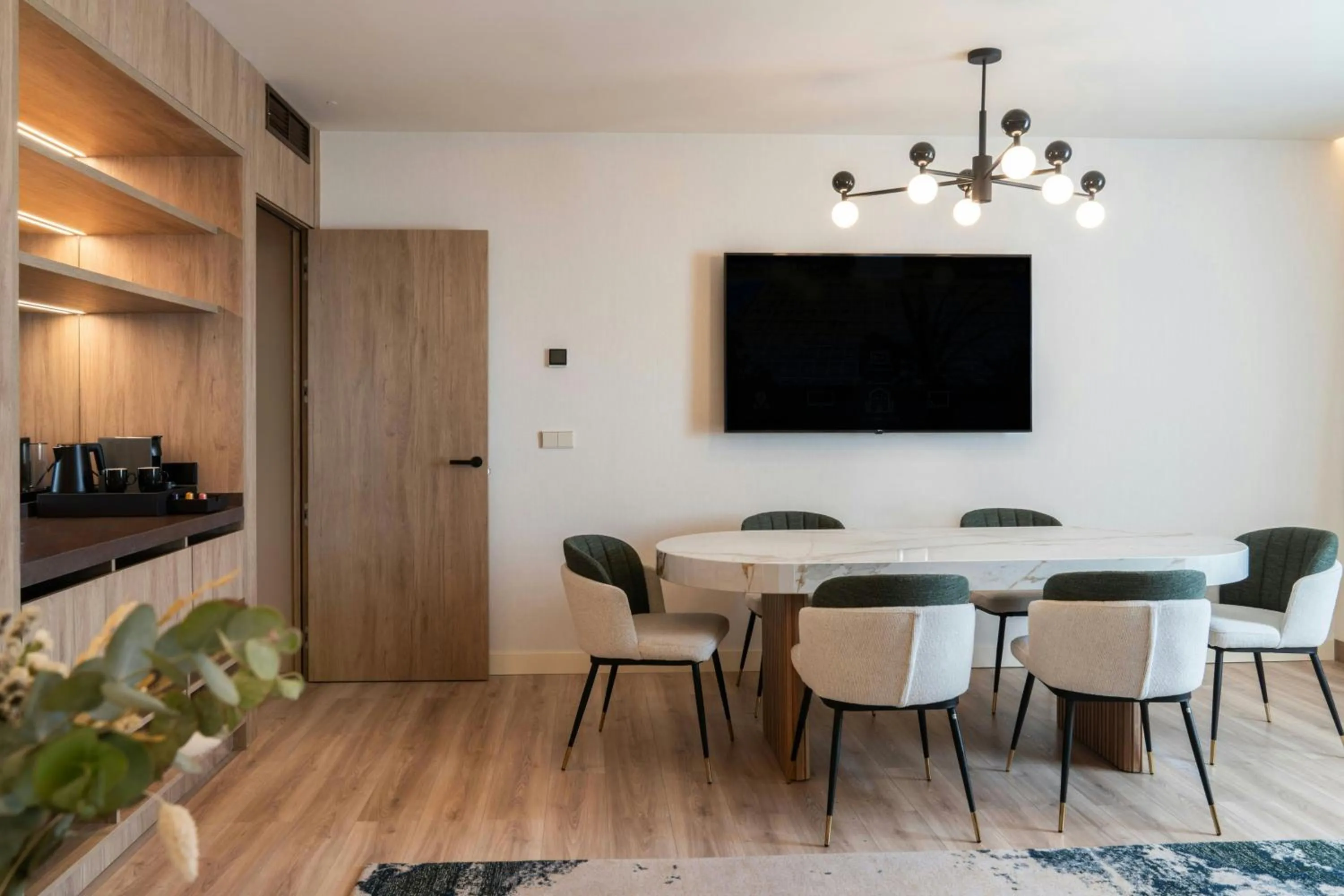 Photo of the whole room in Madrid Marriott Hotel Princesa Plaza