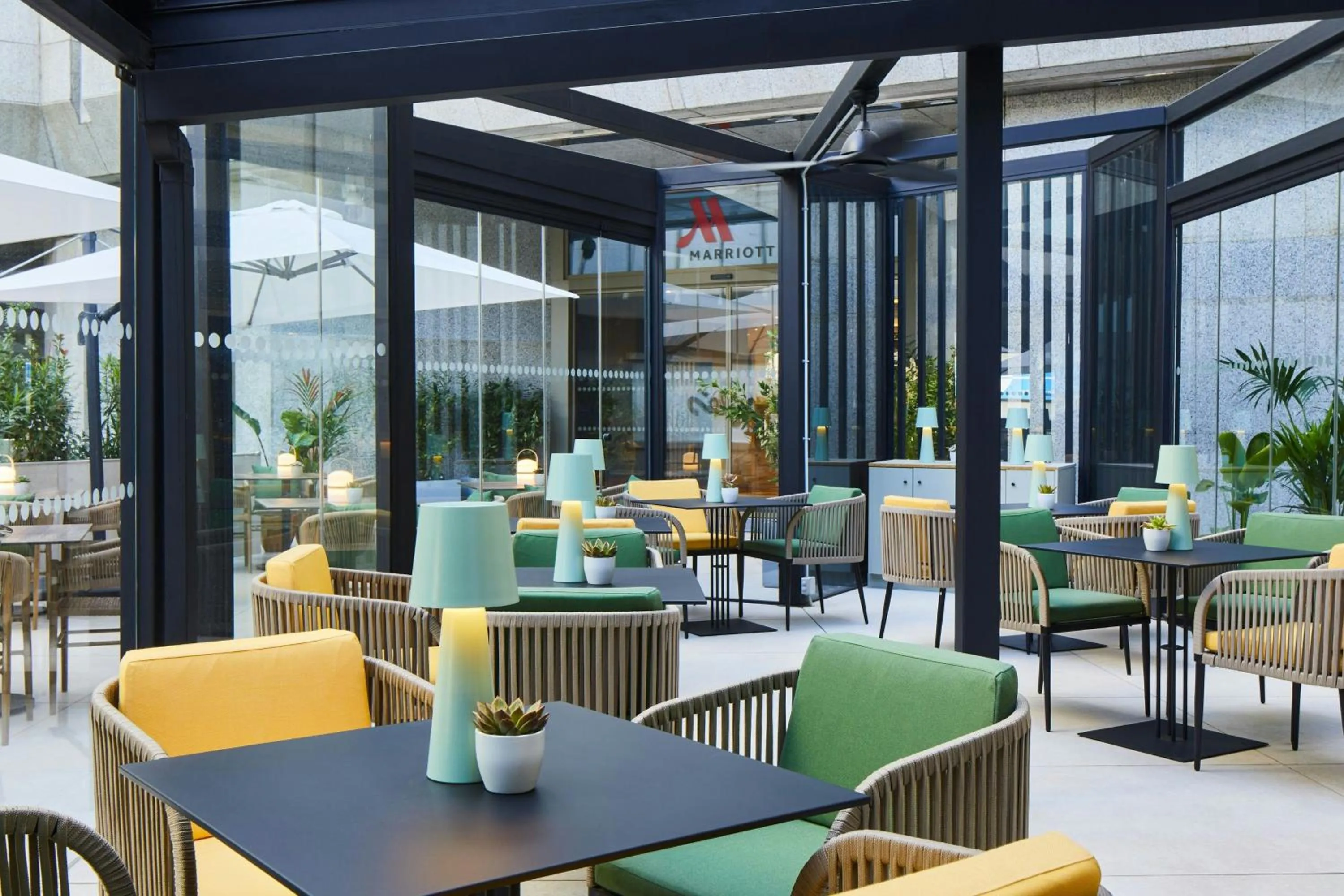 Restaurant/places to eat in Madrid Marriott Hotel Princesa Plaza