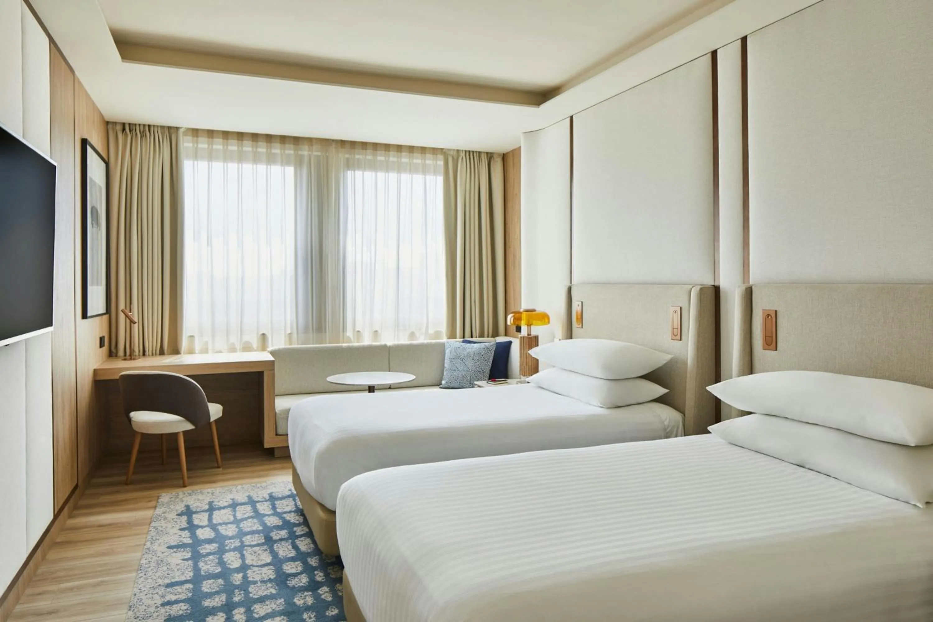 Photo of the whole room, Bed in Madrid Marriott Hotel Princesa Plaza