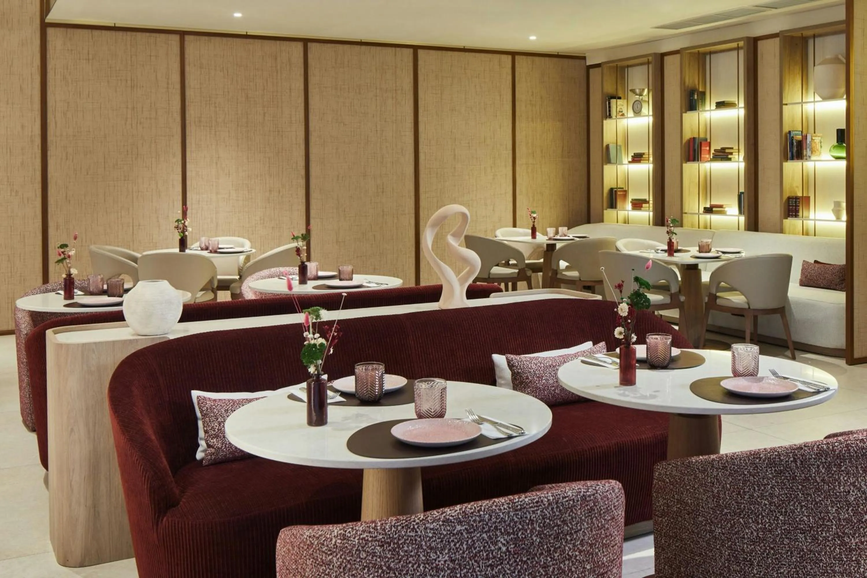 Restaurant/places to eat in Madrid Marriott Hotel Princesa Plaza