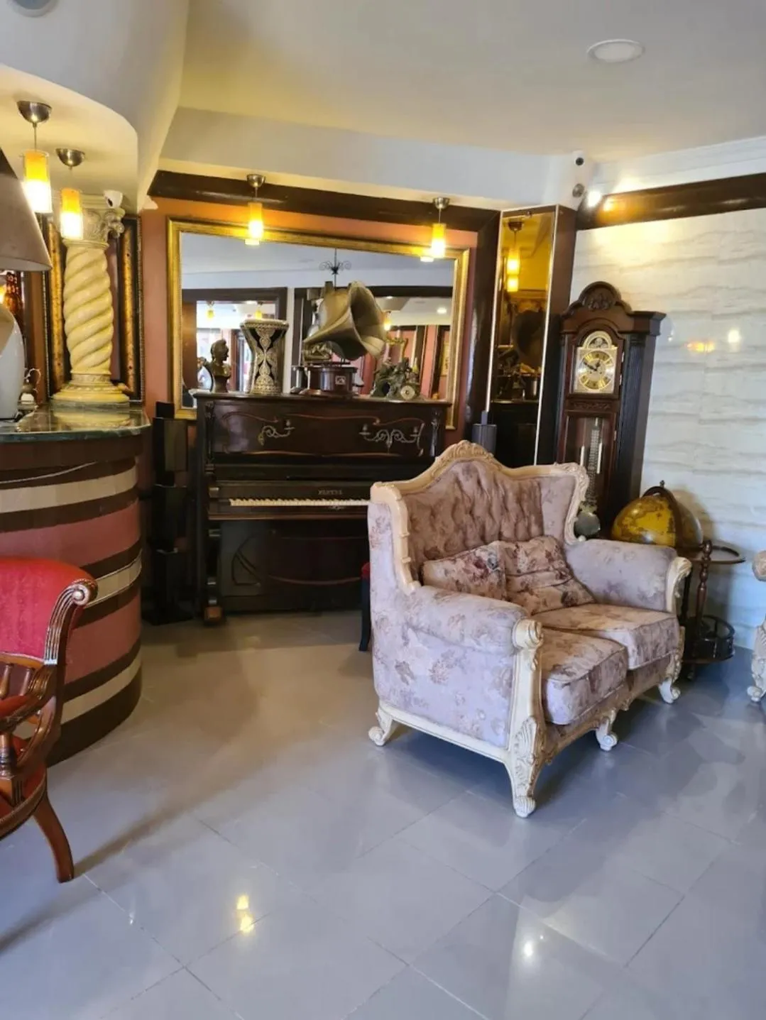 Living room in Hotel Les Ambassadeurs