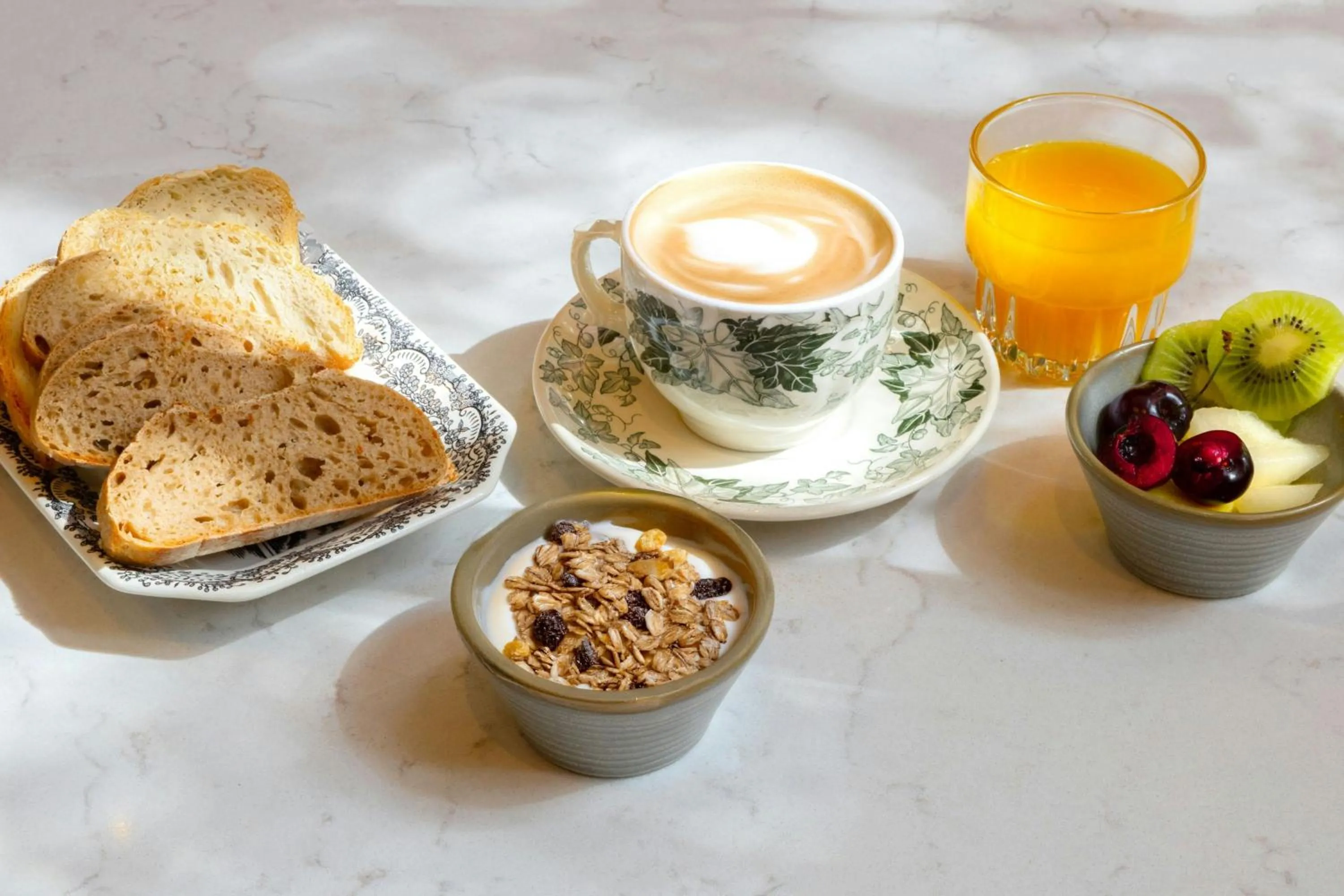 Restaurant/places to eat in Los Seises Sevilla, a Tribute Portfolio Hotel