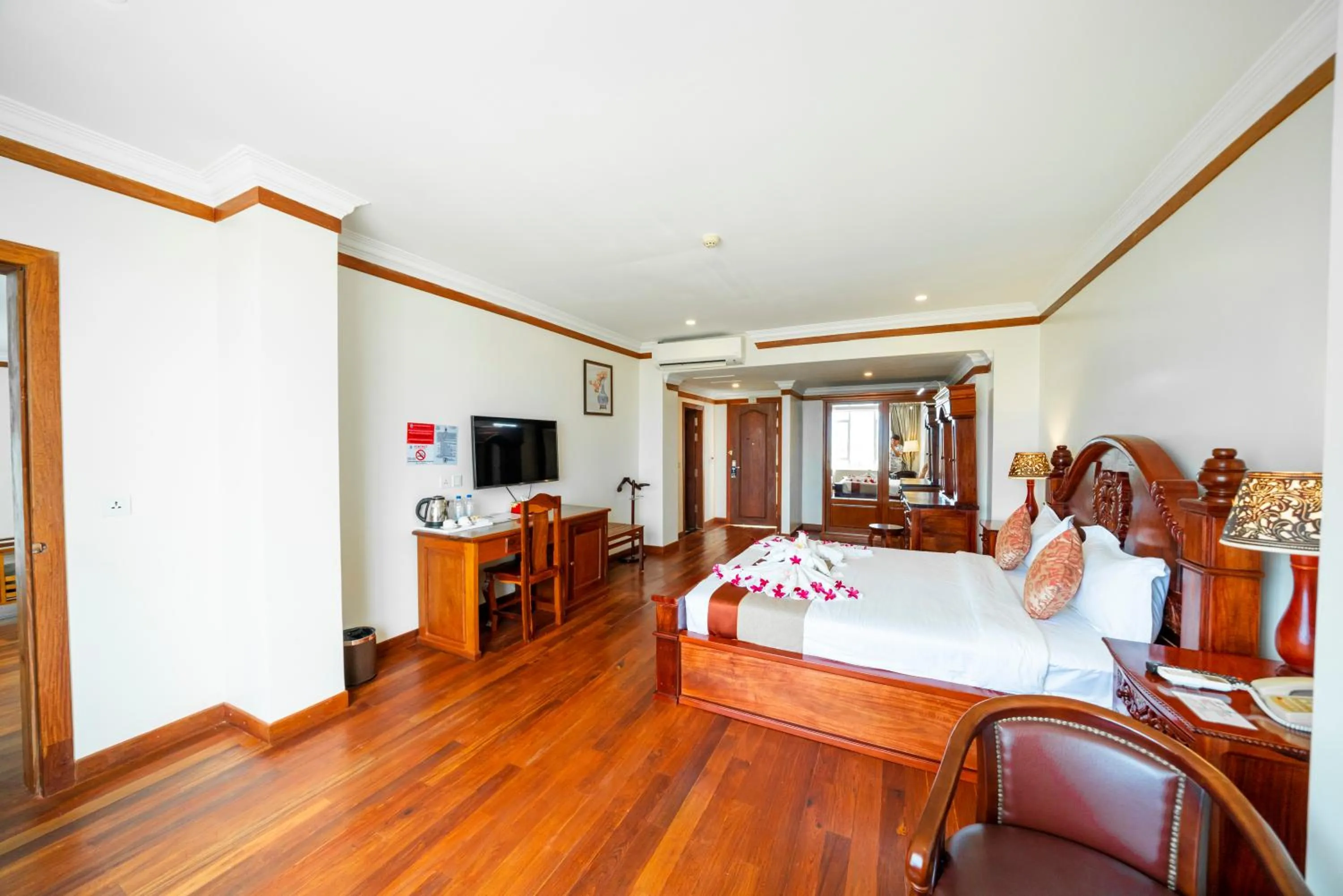 Bedroom, Bed in Pursat Riverside Hotel & Spa