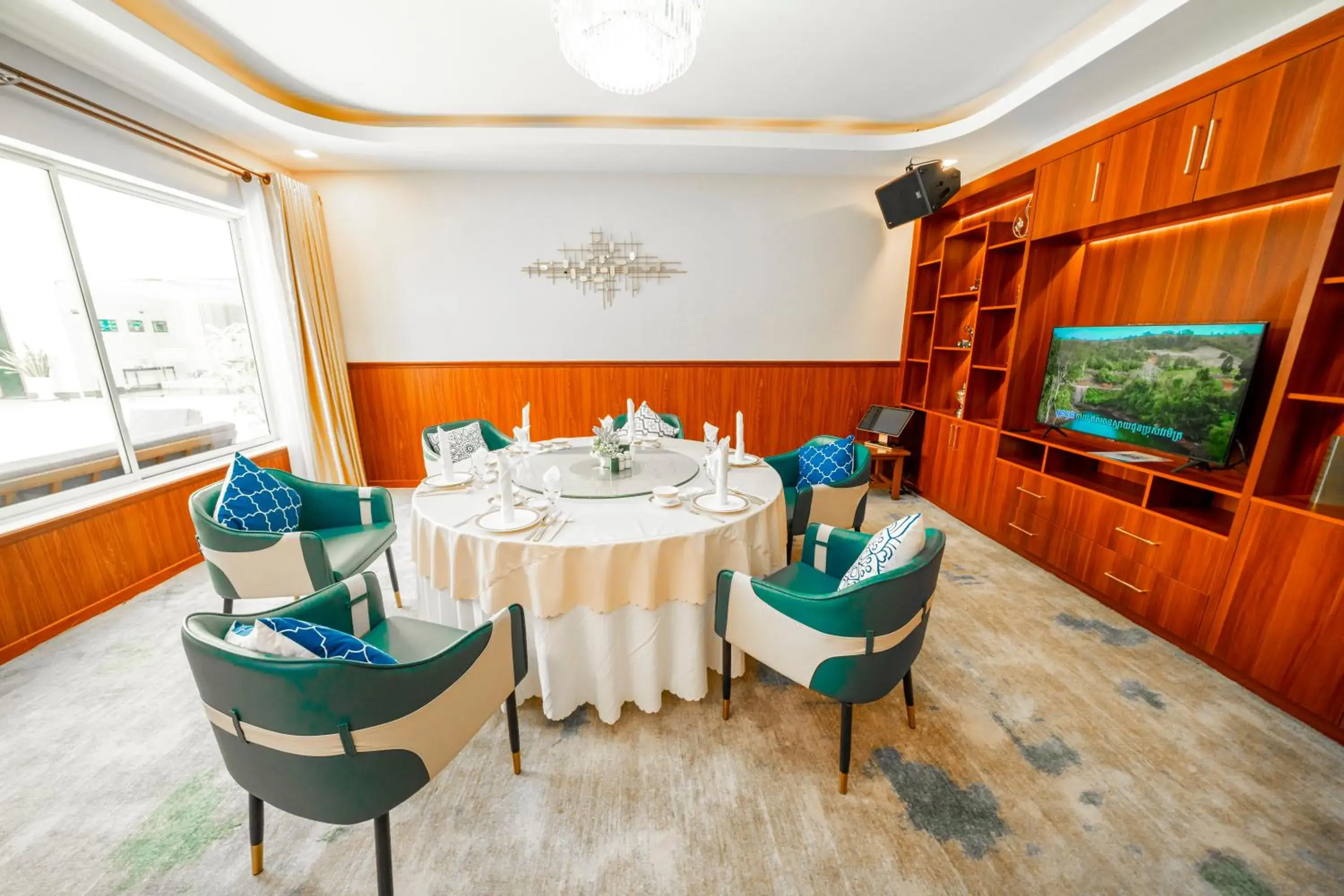 Restaurant/places to eat in Pursat Riverside Hotel & Spa Restaurant/places to eat in Pursat Riverside Hotel & Spa