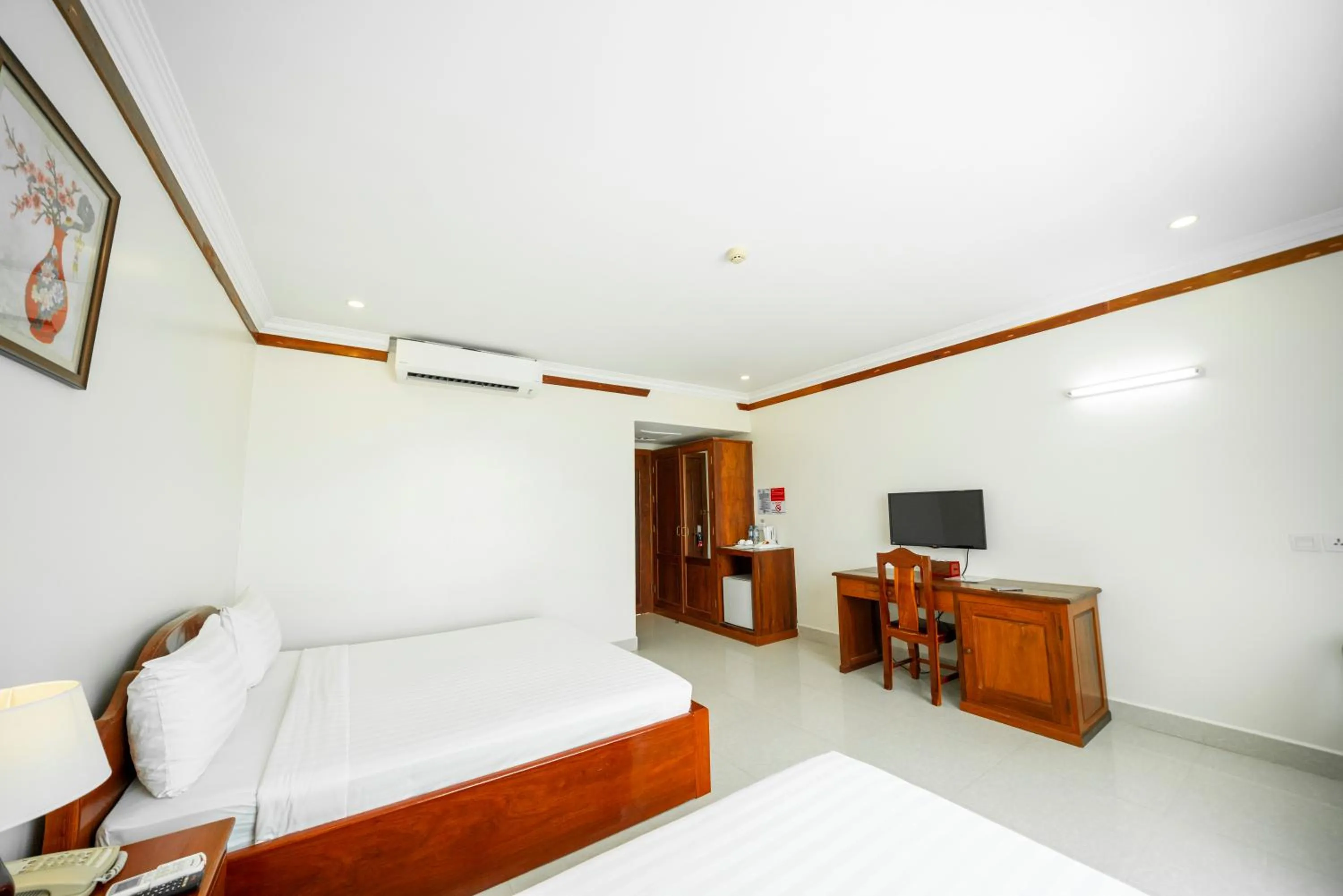 air conditioner, Bed in Pursat Riverside Hotel & Spa