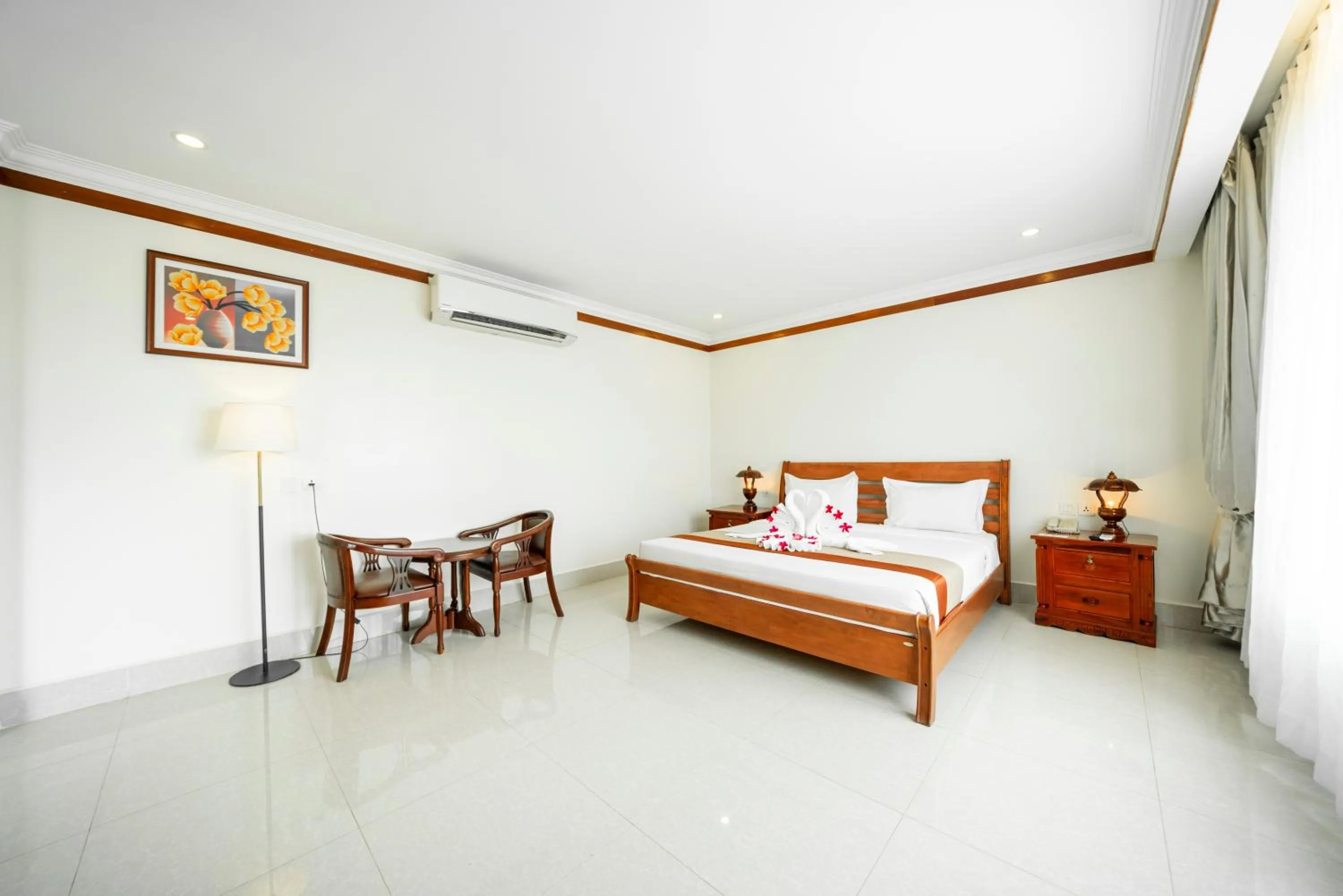 Bed in Pursat Riverside Hotel & Spa