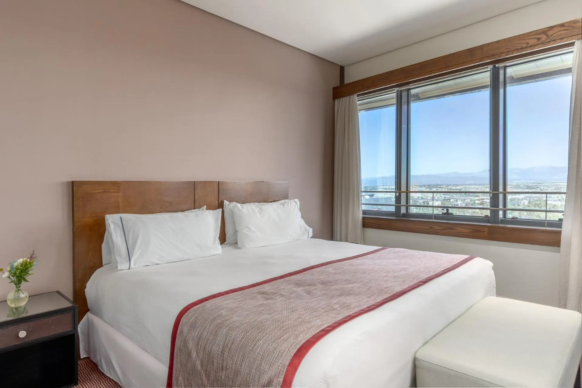 Bed in Eurostars Suites Mirasierra