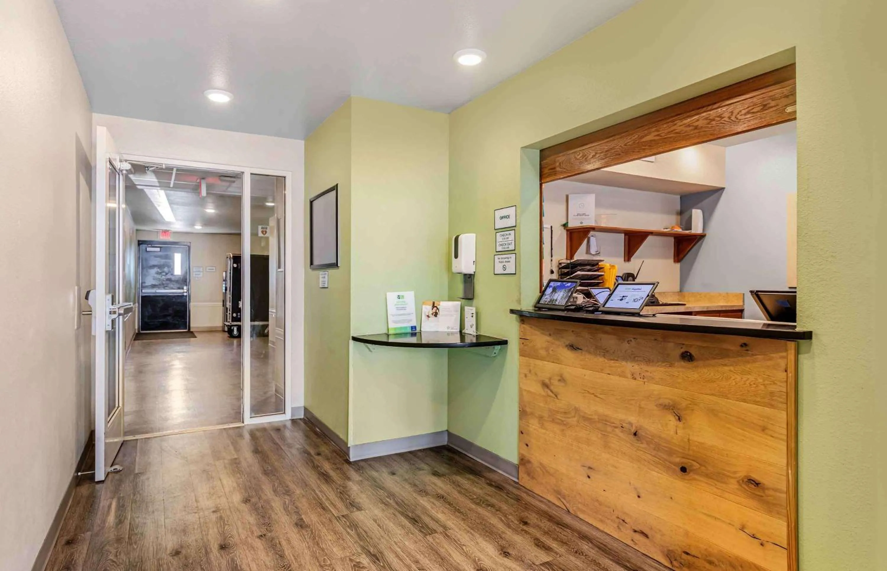 Lobby or reception in Extended Stay America Select Suites - Fort Lauderdale - Airport - West