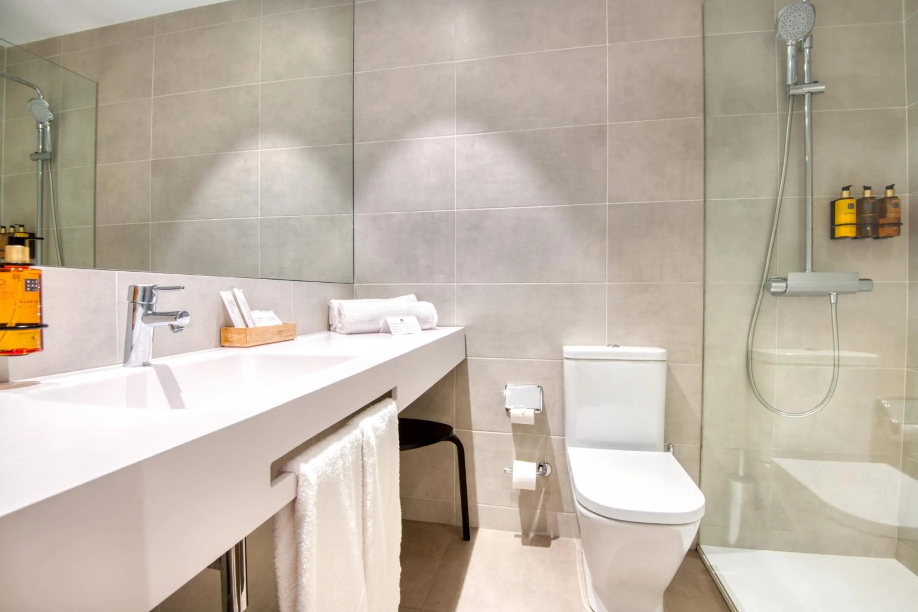 Shower in Hotel Costabella