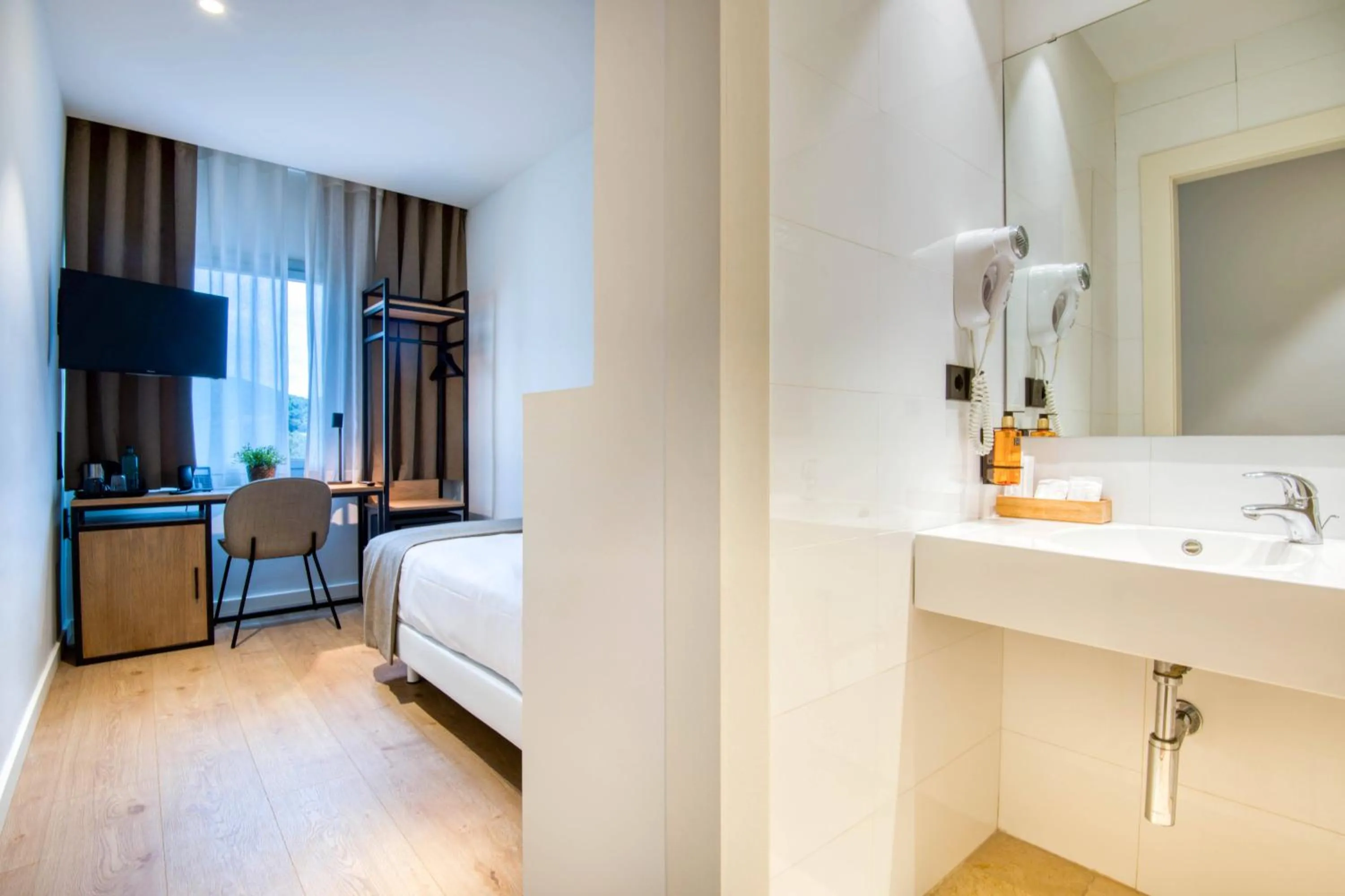 Photo of the whole room, Bed in Hotel Costabella