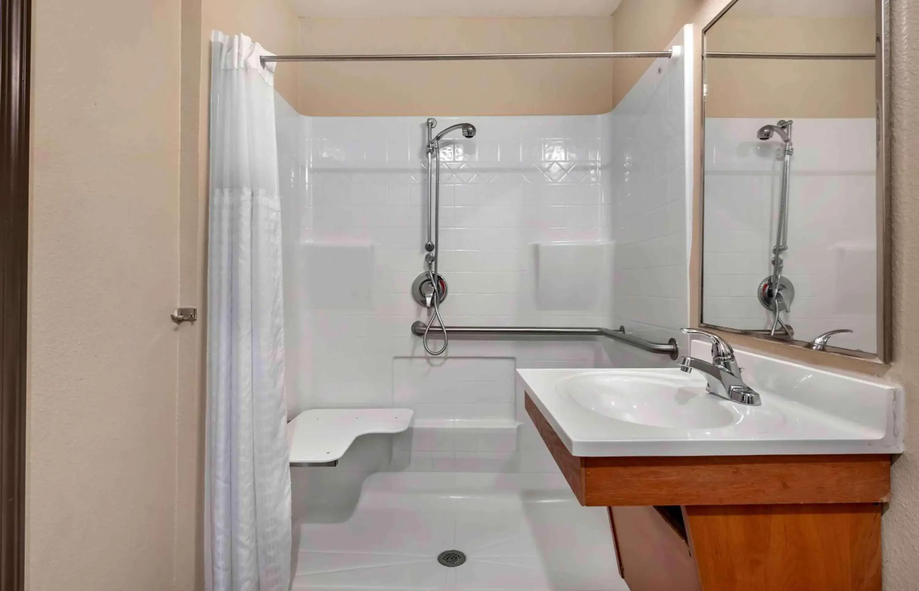 Bathroom in Extended Stay America Select Suites - Lake Worth