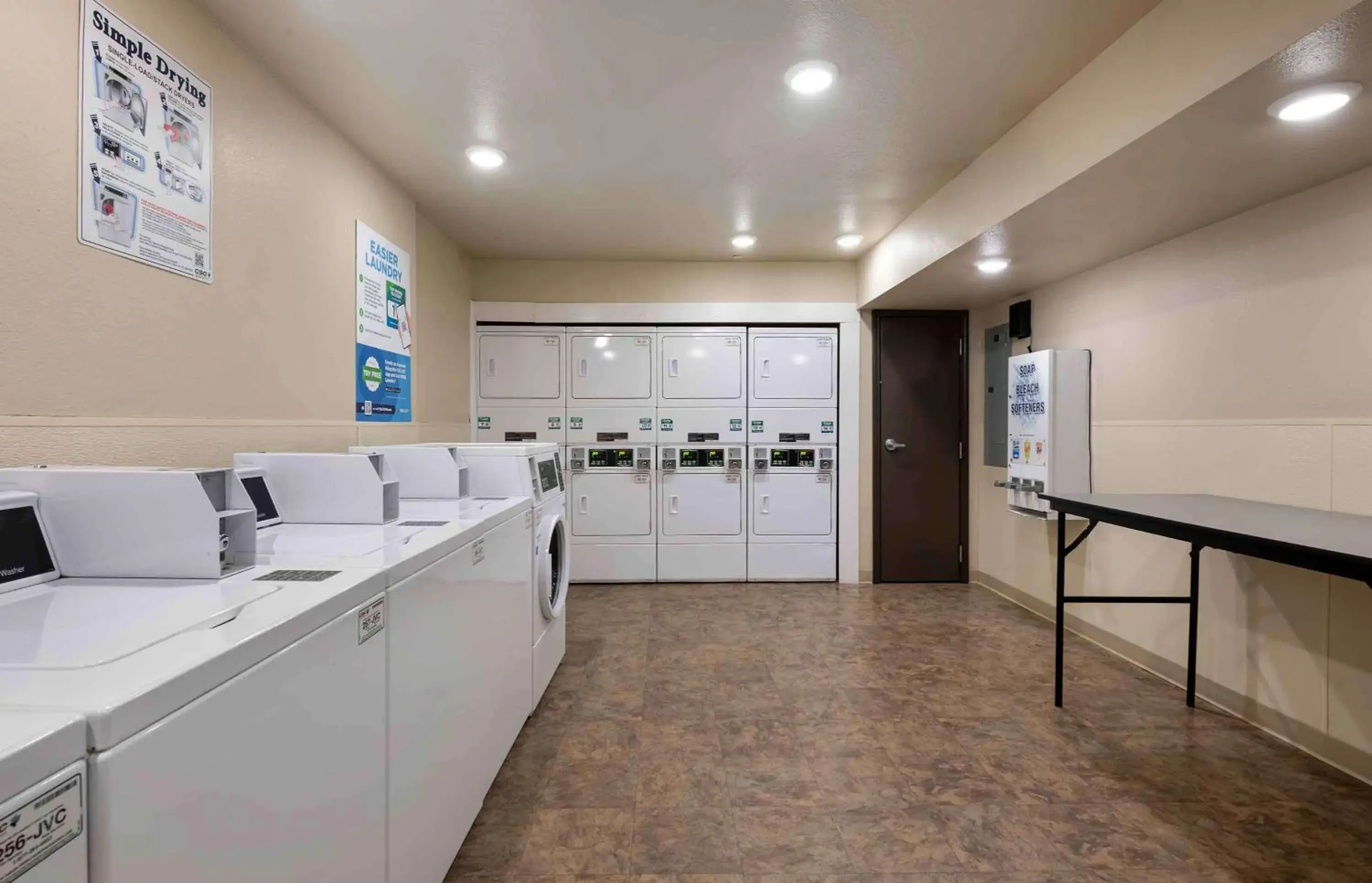 Property building, Bathroom in Extended Stay America Select Suites - Lake Worth
