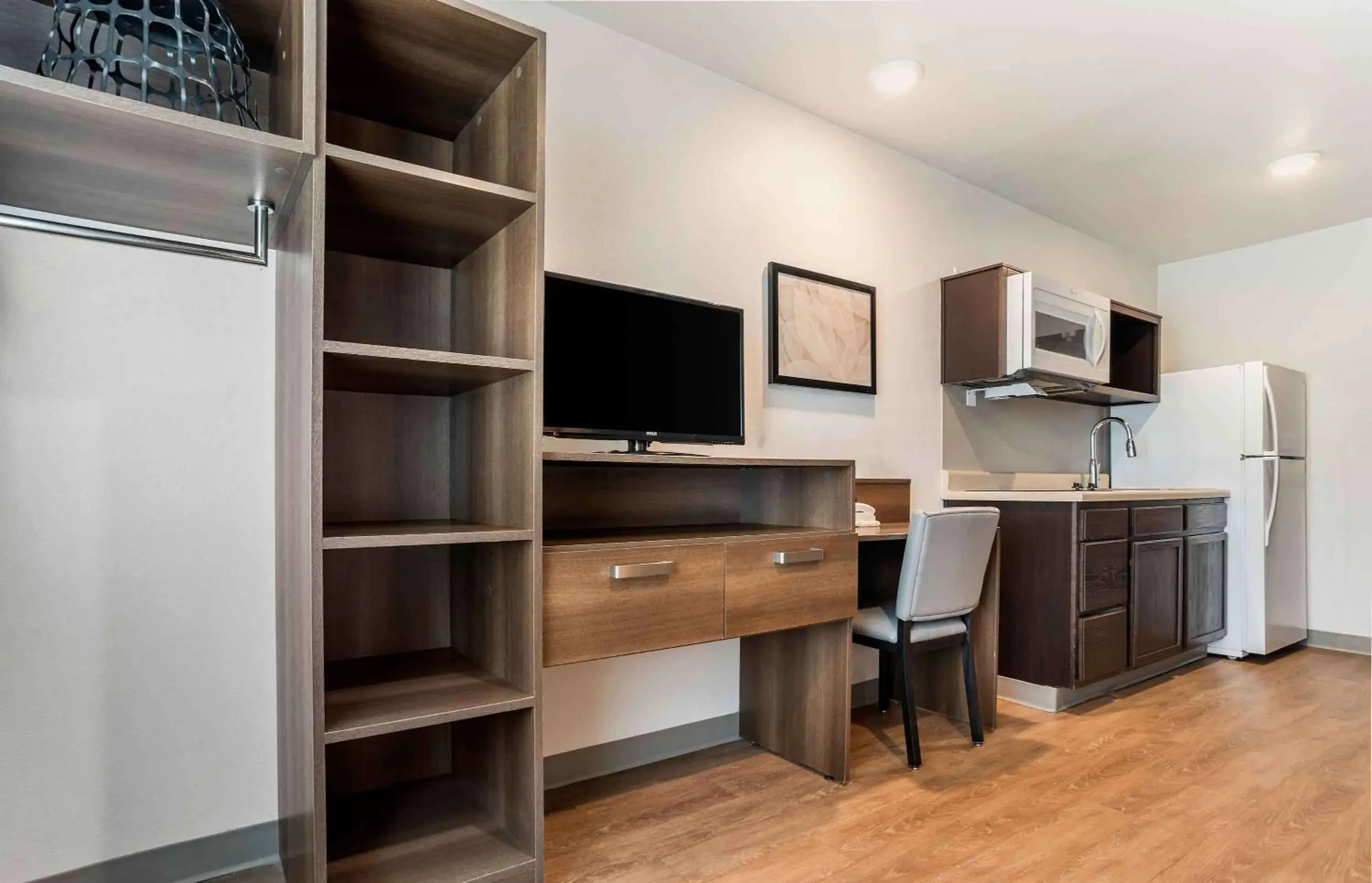 Bedroom in Extended Stay America Suites - New Orleans - Airport - I-10 Bedroom in Extended Stay America Suites - New Orleans - Airport - I-10