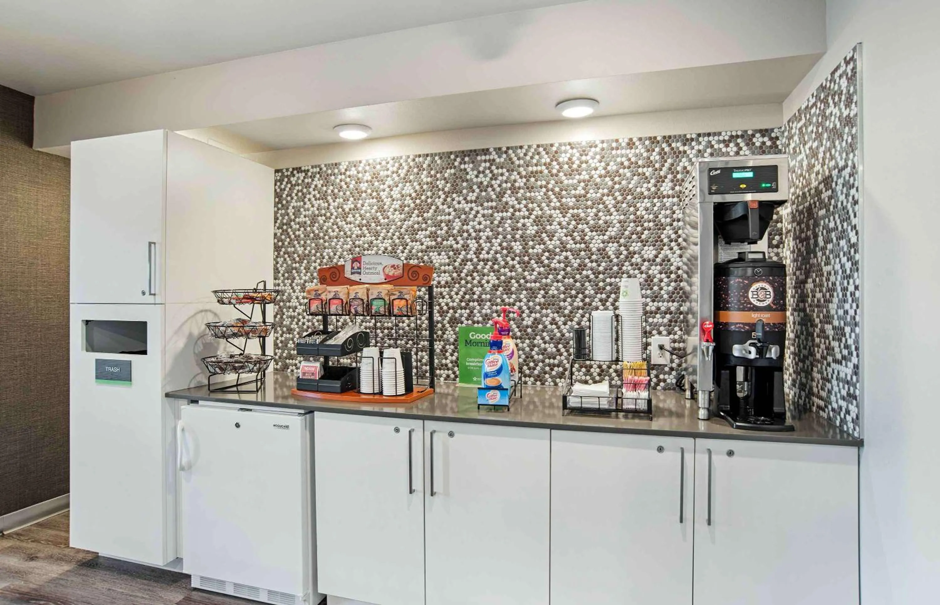 Breakfast in Extended Stay America Suites - New Orleans - Airport - I-10