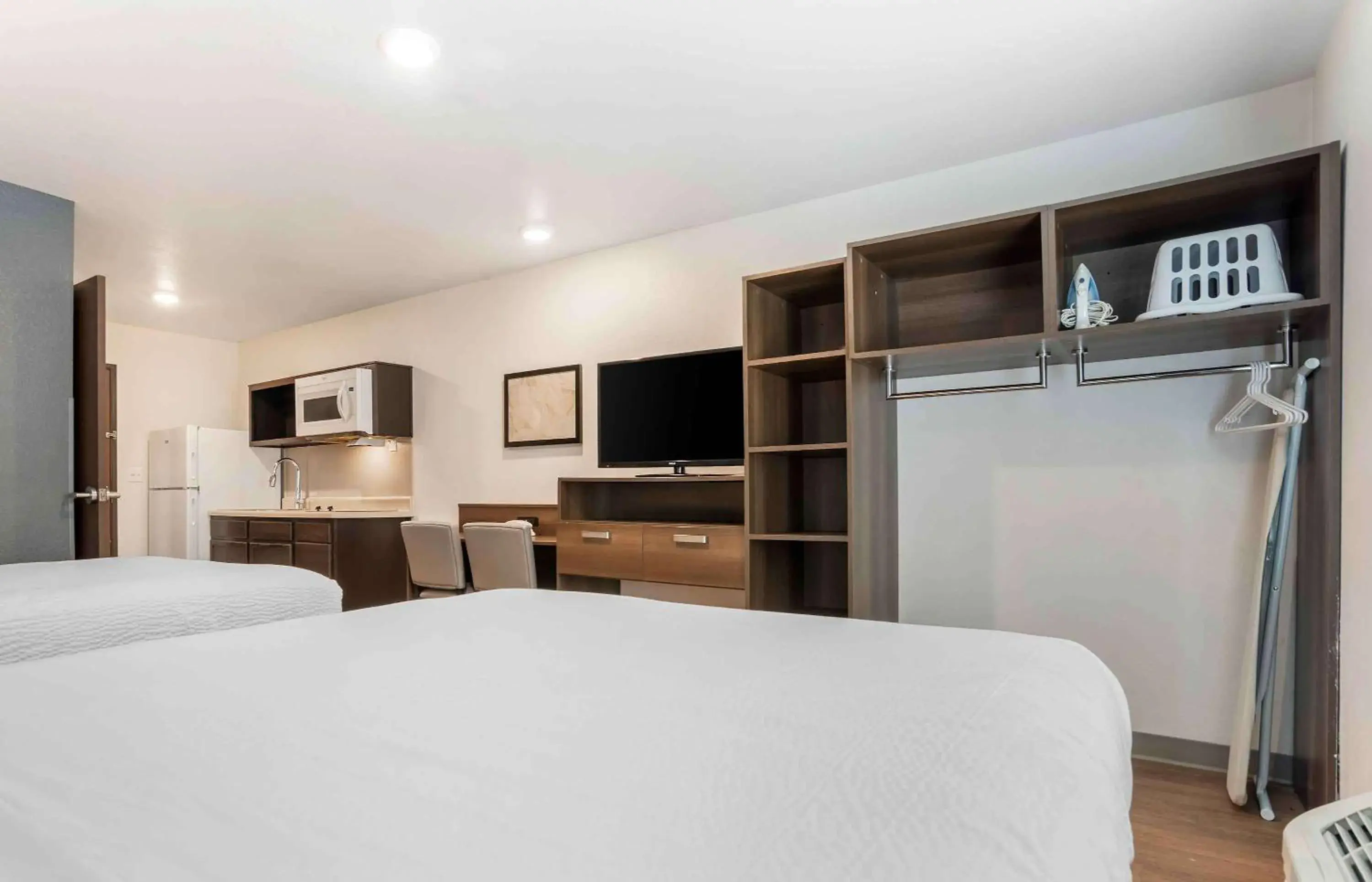 Bedroom, Bed in Extended Stay America Suites - New Orleans - Airport - I-10 Bedroom, Bed in Extended Stay America Suites - New Orleans - Airport - I-10