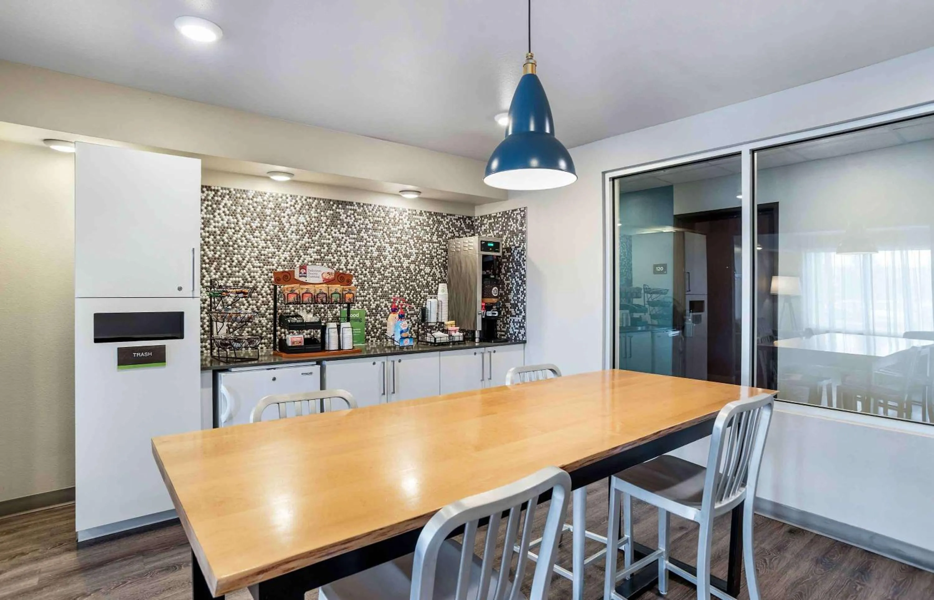 Breakfast in Extended Stay America Suites - New Orleans - Airport - I-10