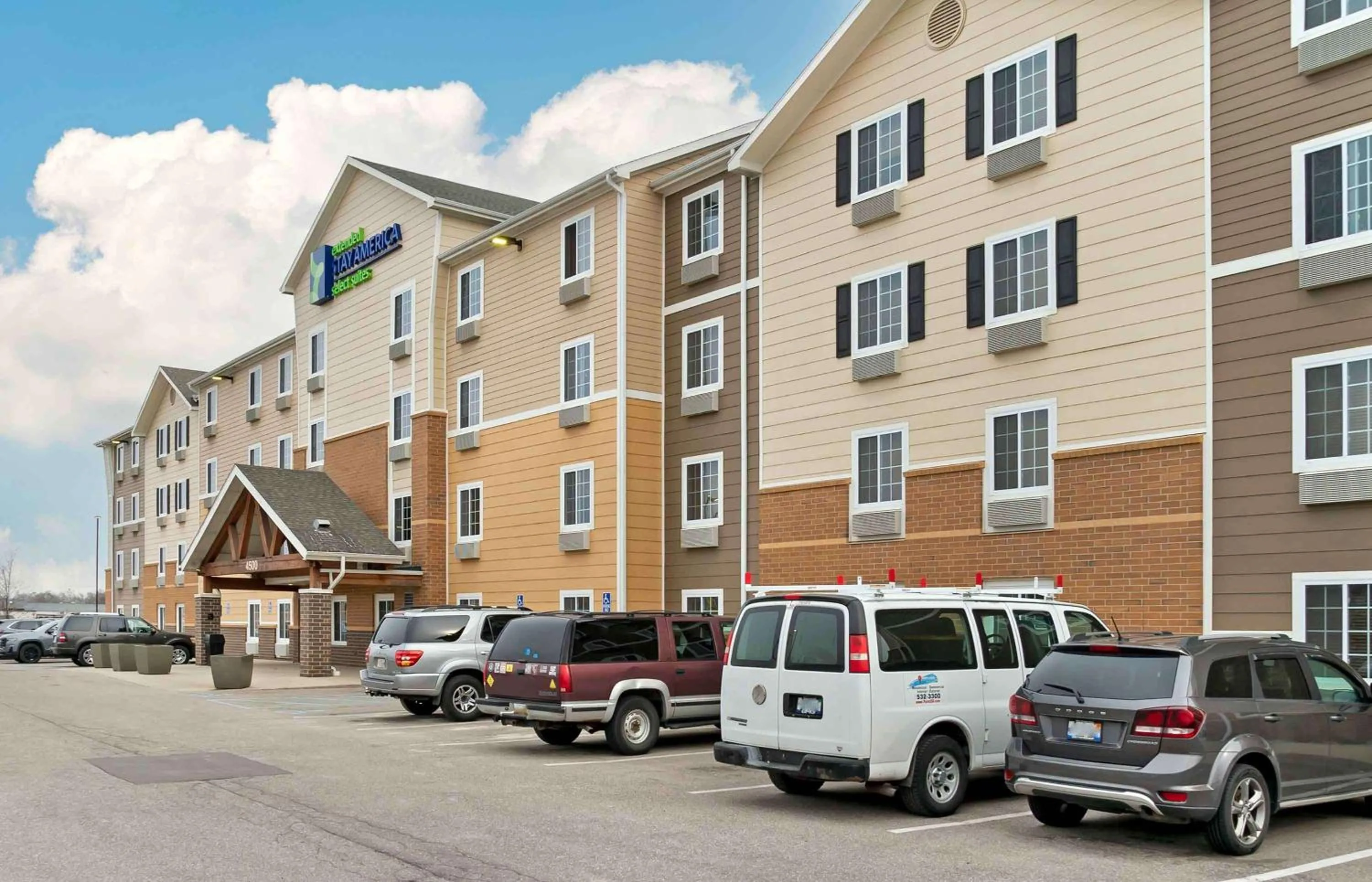 Property building in Extended Stay America Select Suites - Grand Rapids - Wyoming