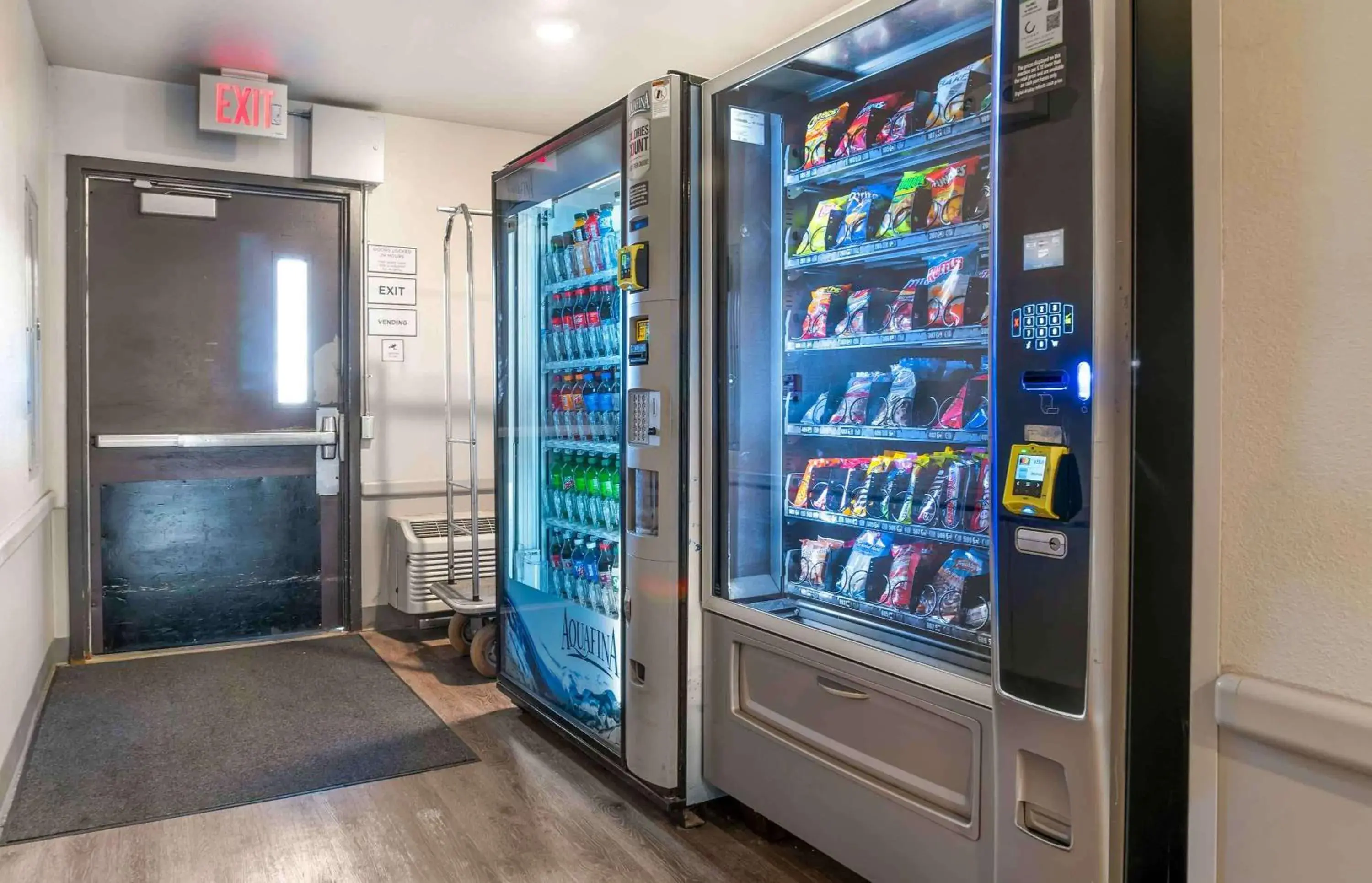 Property building in Extended Stay America Select Suites - Kalamazoo - West Property building in Extended Stay America Select Suites - Kalamazoo - West