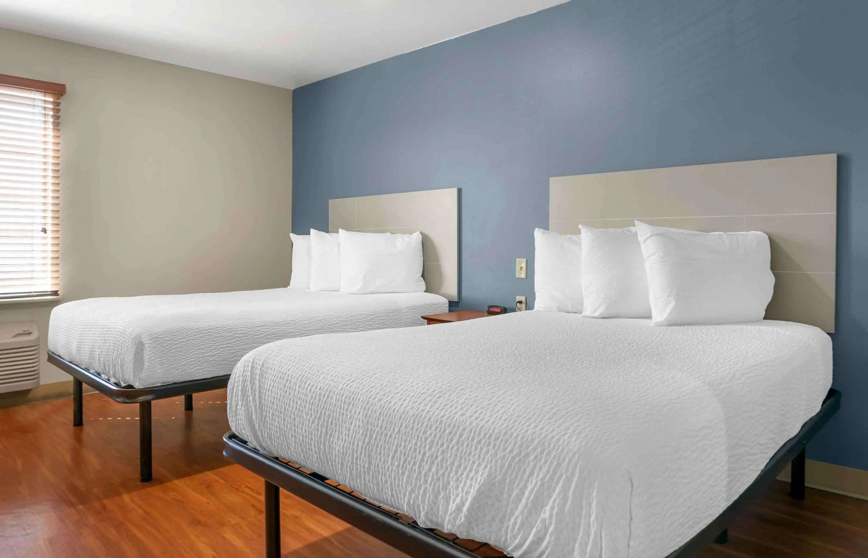 Bedroom, Bed in Extended Stay America Select Suites - Kalamazoo - West
