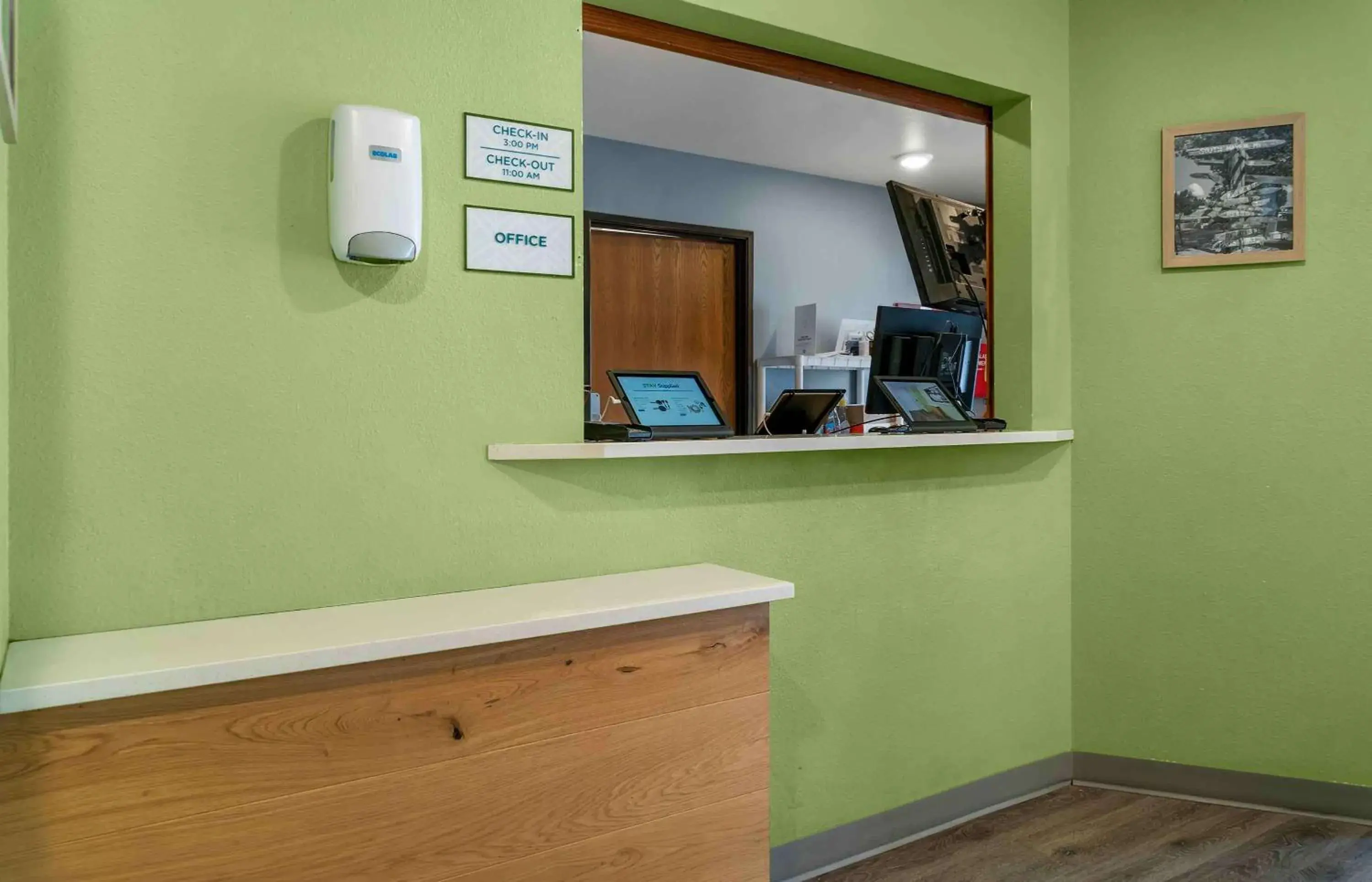 Lobby or reception in Extended Stay America Select Suites - Kalamazoo - West Lobby or reception in Extended Stay America Select Suites - Kalamazoo - West