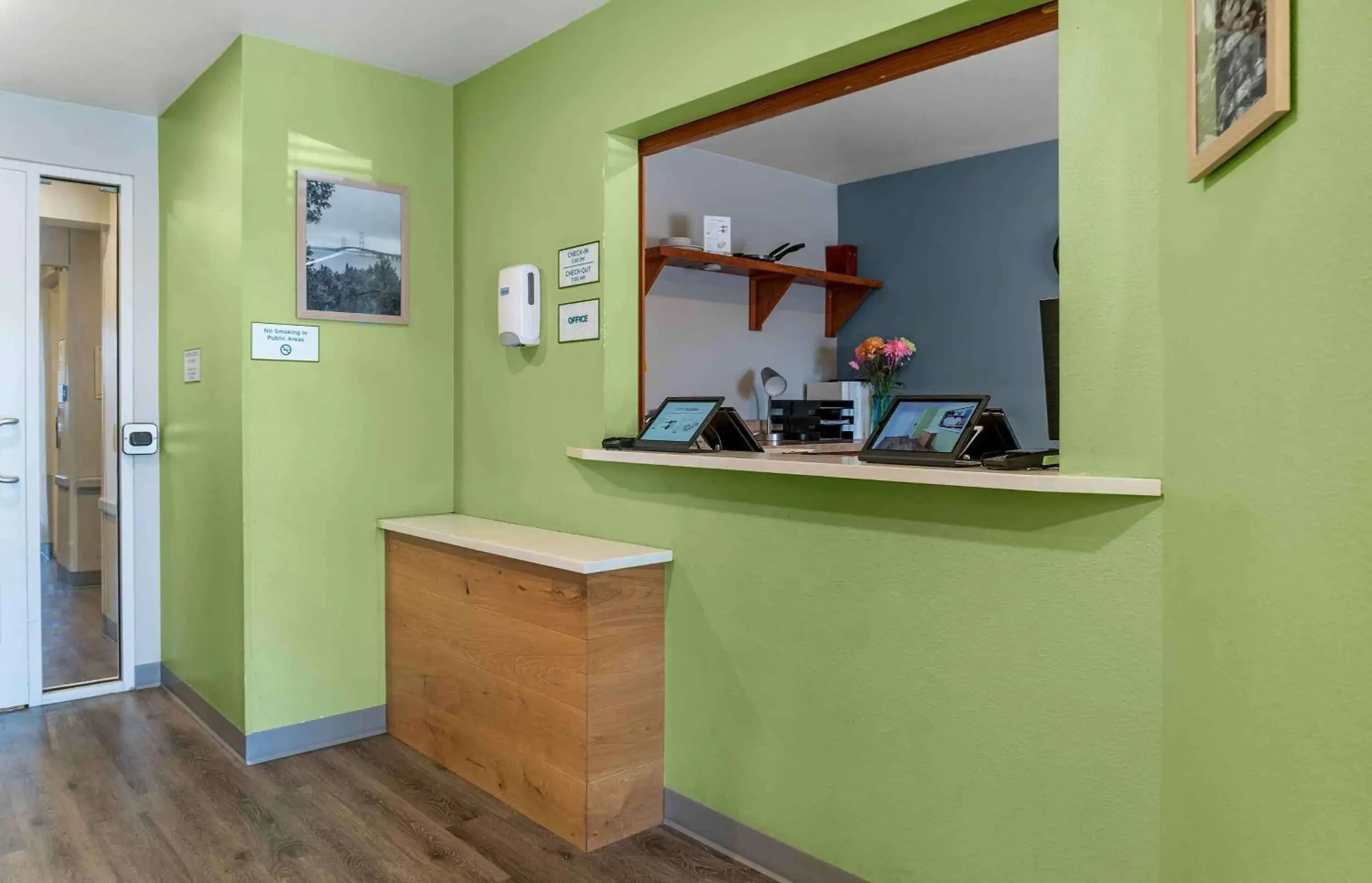 Lobby or reception in Extended Stay America Select Suites - Kalamazoo - West Lobby or reception in Extended Stay America Select Suites - Kalamazoo - West