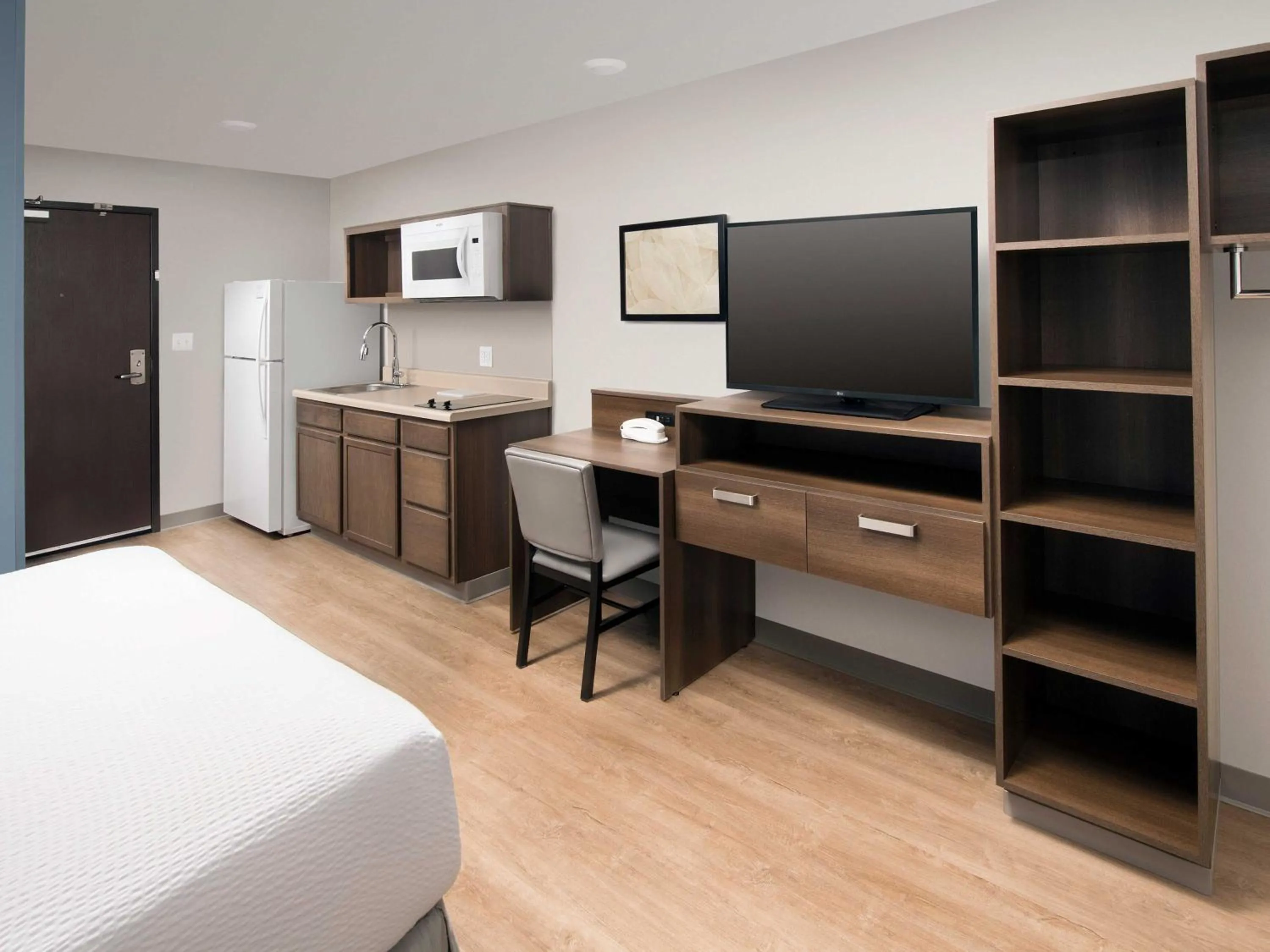 Bed in Extended Stay America Suites - Nashua - Merrimack