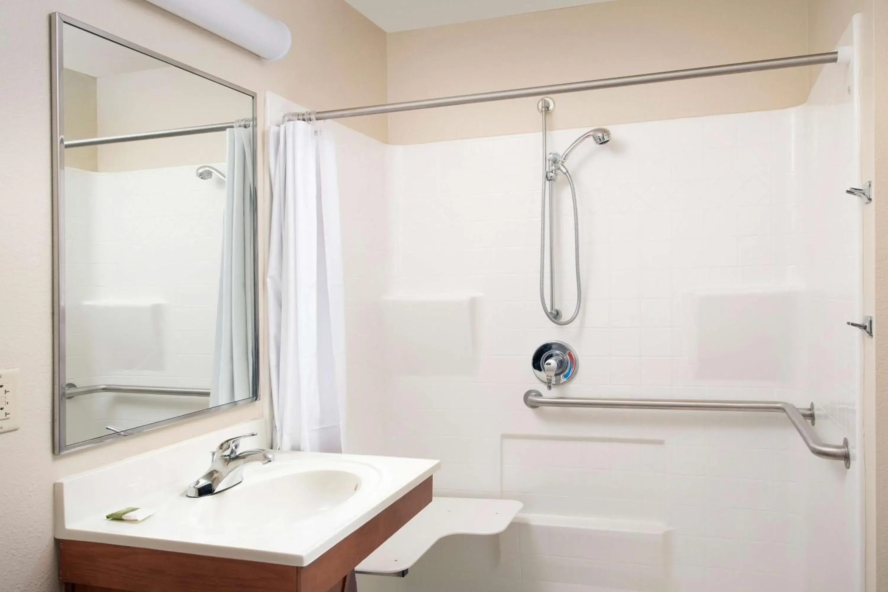 Bathroom in Extended Stay America Select Suites - Cleveland - Airport
