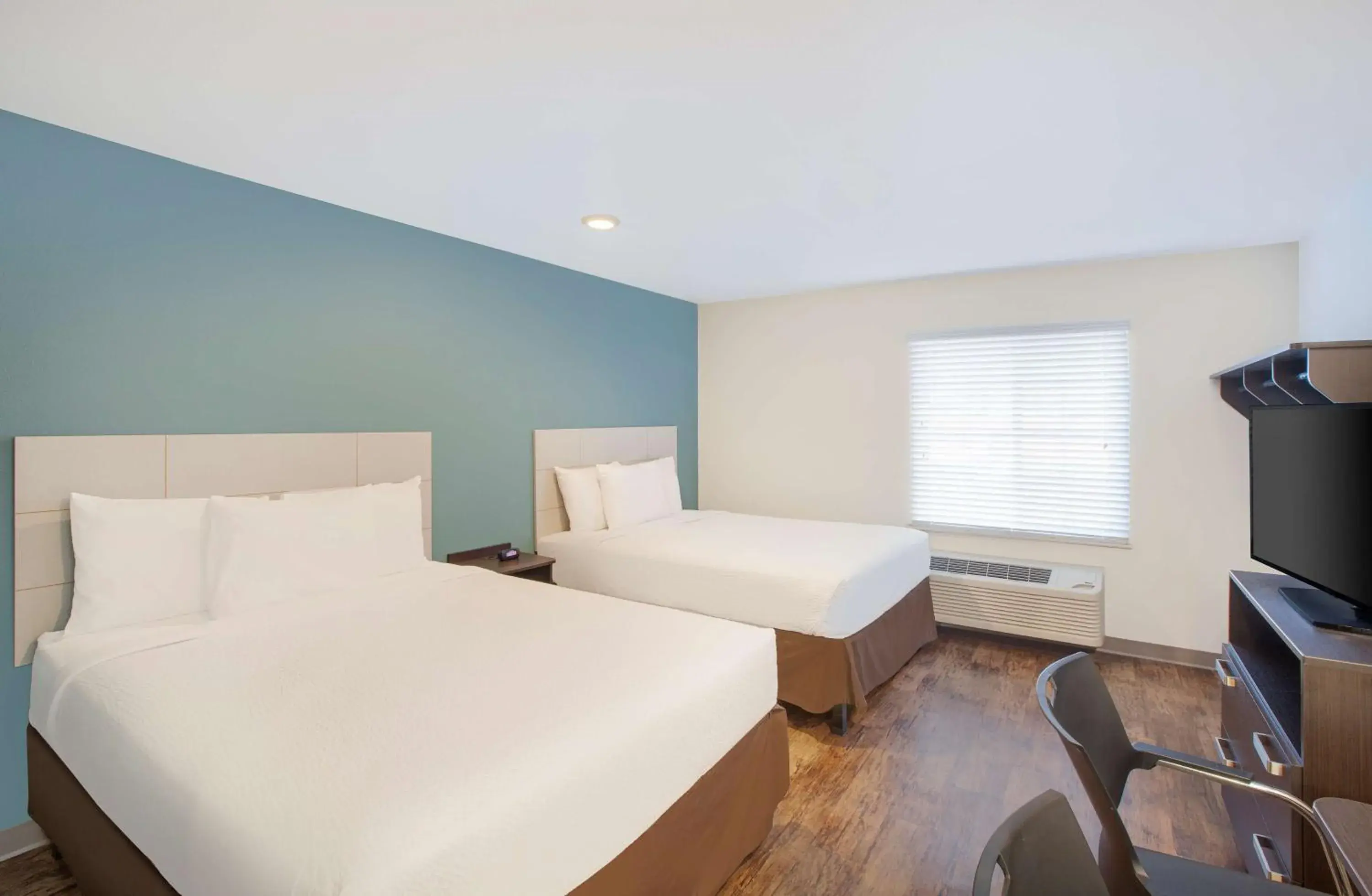 Bedroom, Bed in Extended Stay America Select Suites - Cleveland - Airport