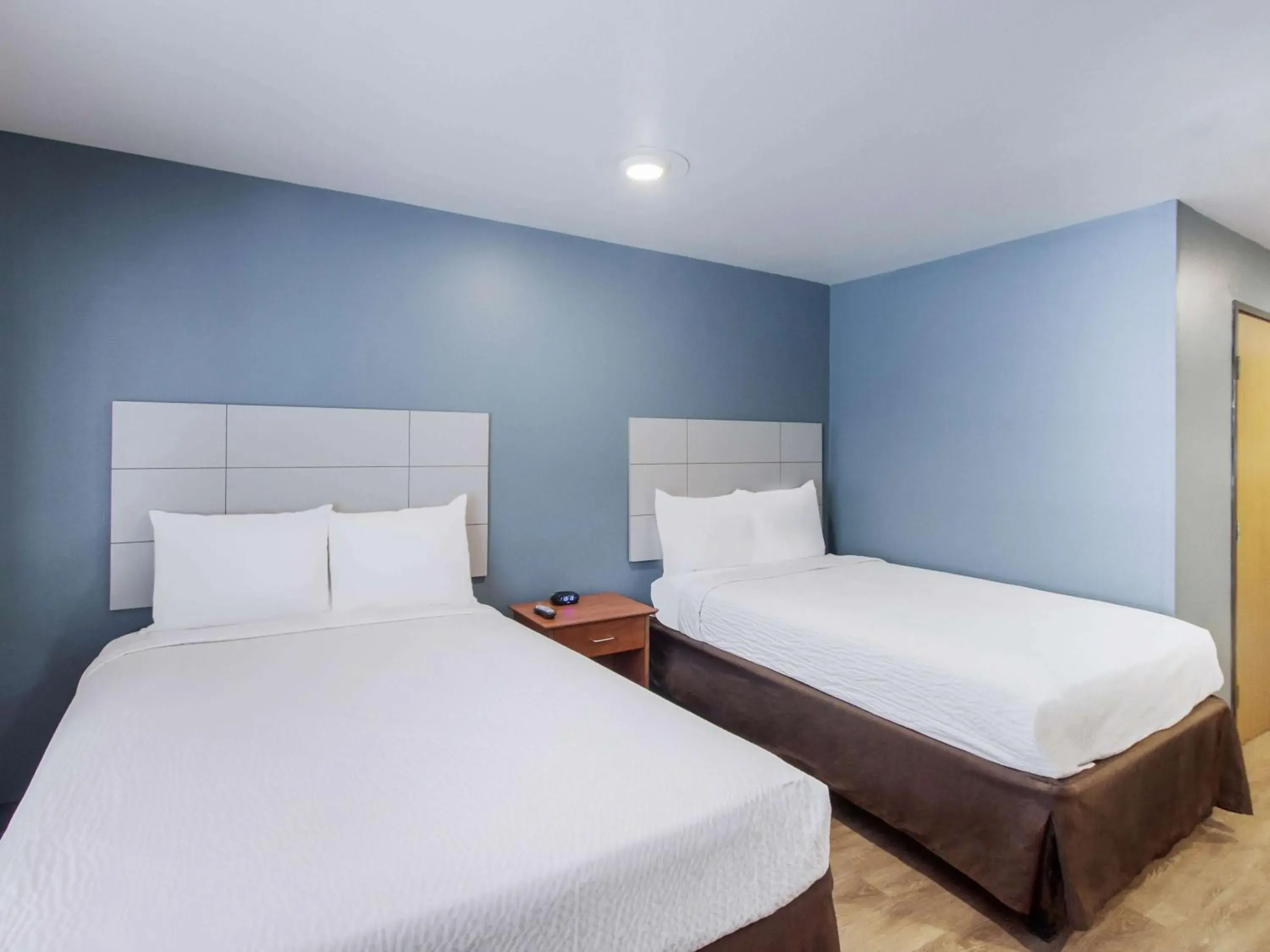 Bedroom, Bed in Extended Stay America Select Suites - Cleveland - Airport