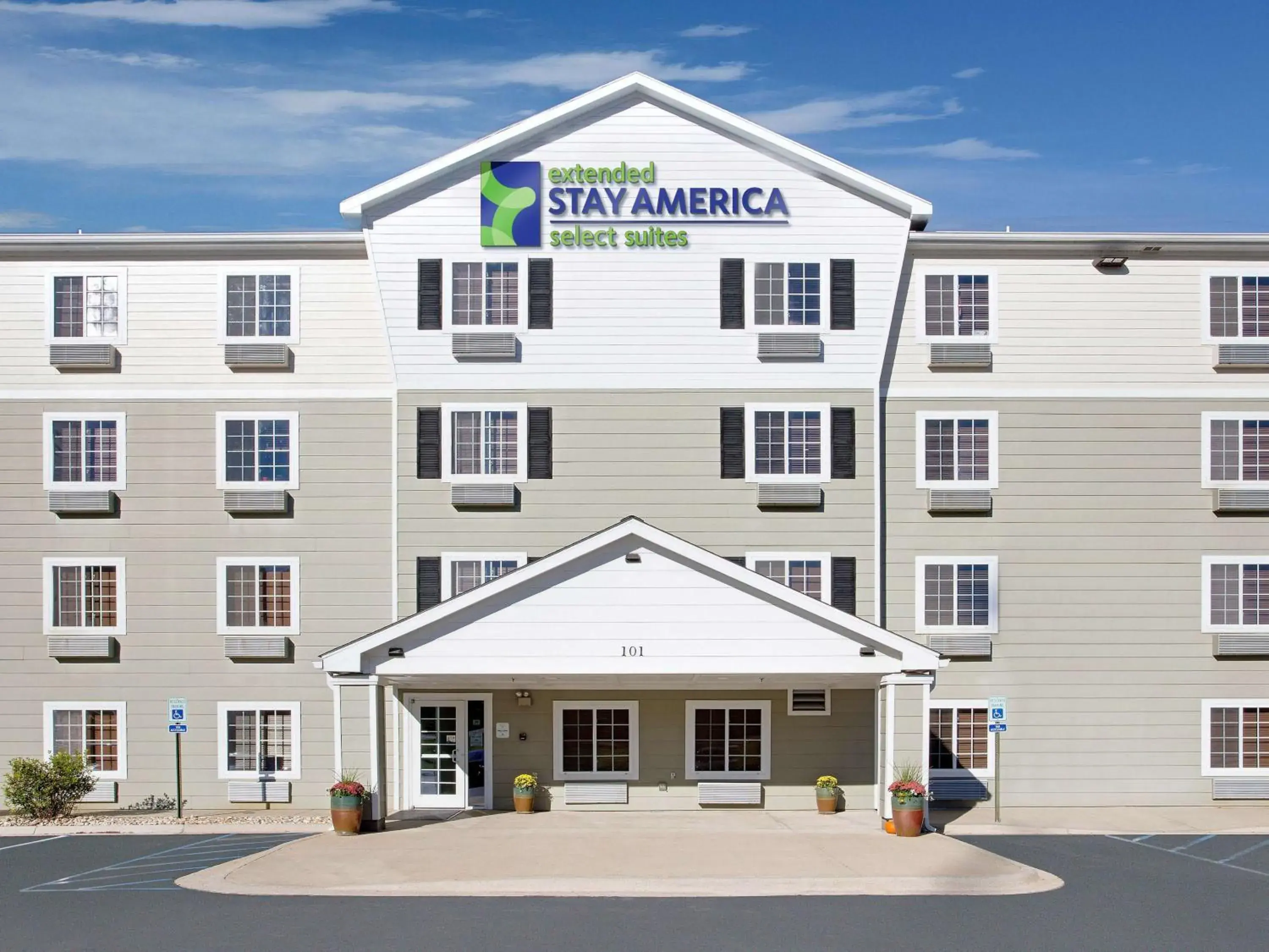 Property Building in Extended Stay America Select Suites - Cleveland - Airport