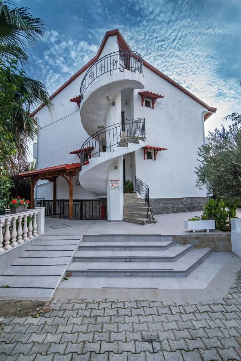 Badis Haus